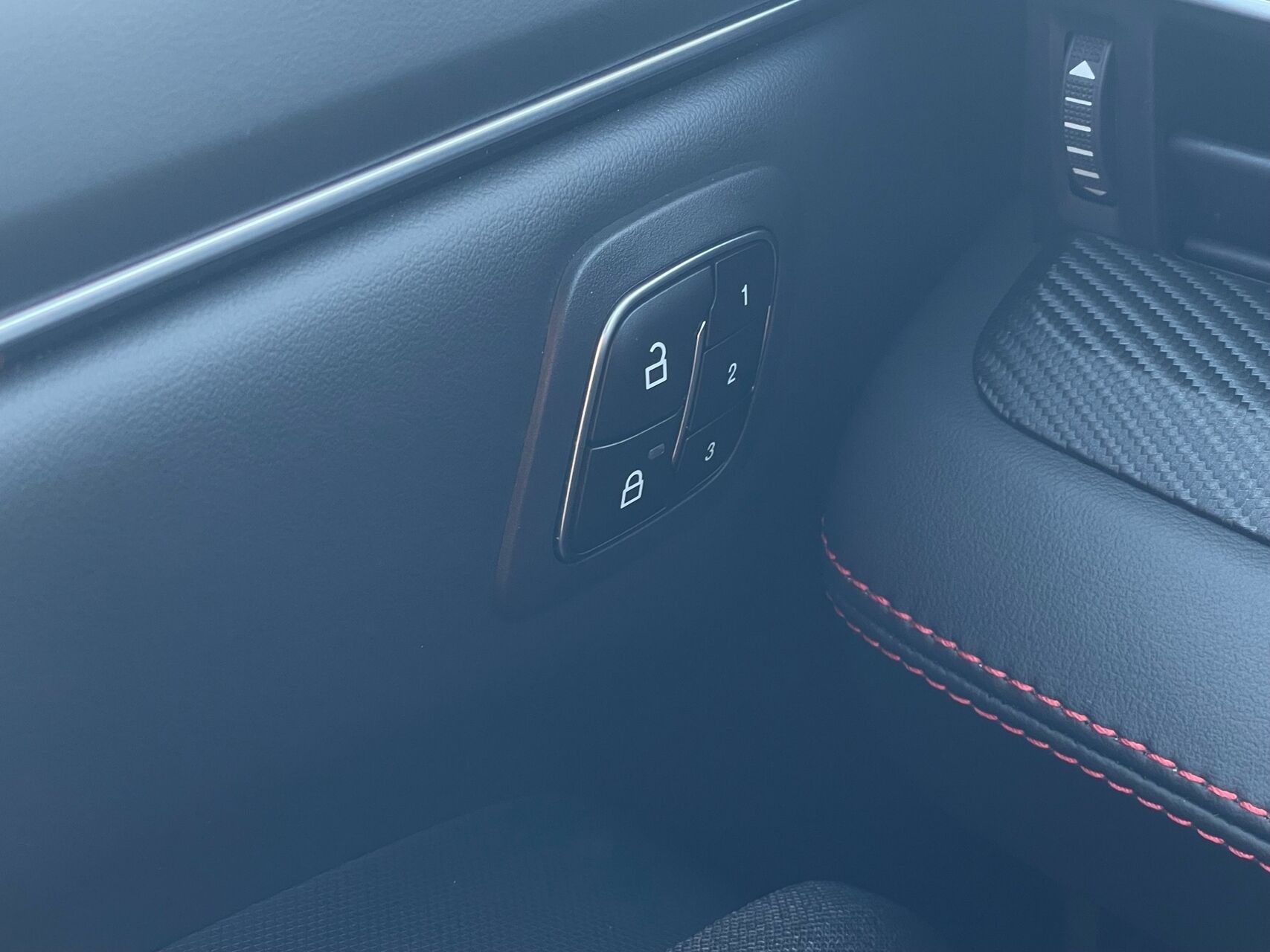 Billede af Ford Mustang Mach-E EL UR Premium 294HK 5d Aut.