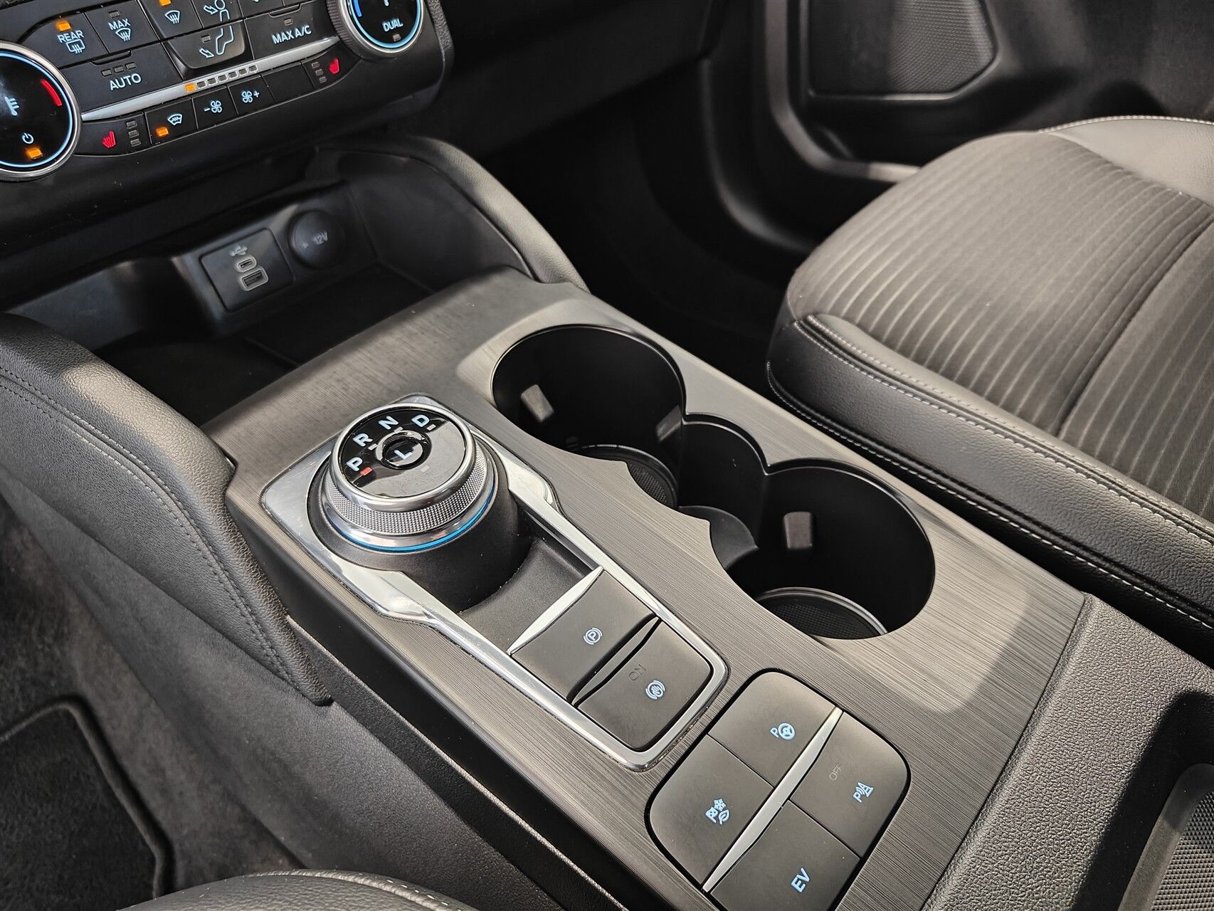 Billede af Ford Kuga 2,5 Plugin-hybrid Titanium X CVT 225HK 5d Trinl. Gear