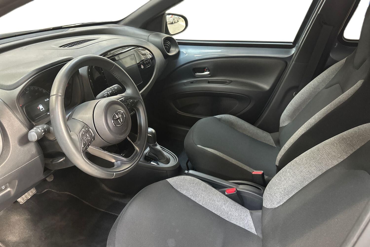 Billede af Toyota Aygo X 1,0 VVT-I Active 72HK 5d Aut.