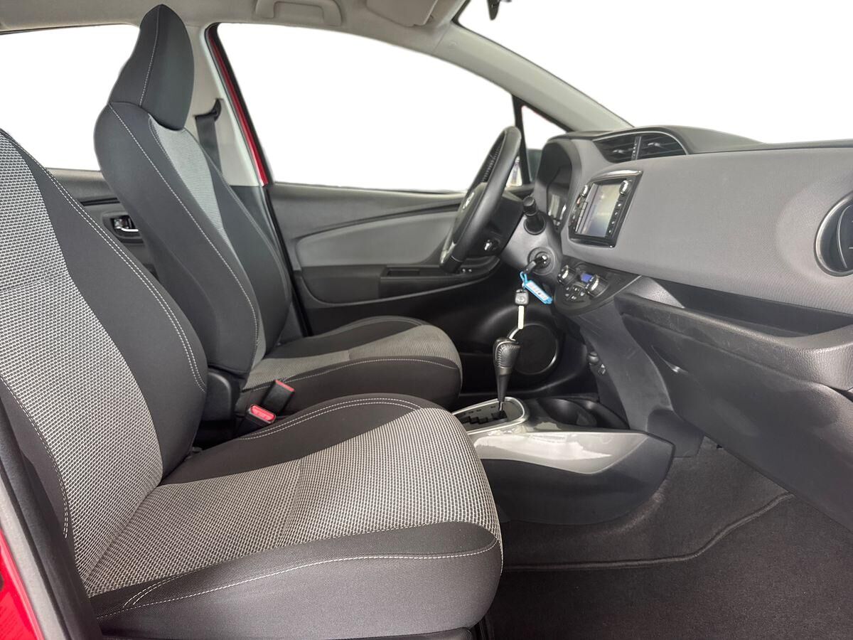 Billede af Toyota Yaris 1,5 Hybrid H2 Safety Sense E-CVT 100HK 5d Trinl. Gear