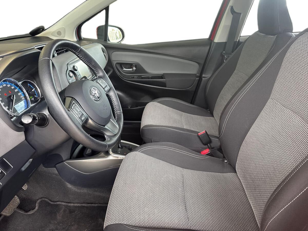 Billede af Toyota Yaris 1,5 Hybrid H2 Safety Sense E-CVT 100HK 5d Trinl. Gear