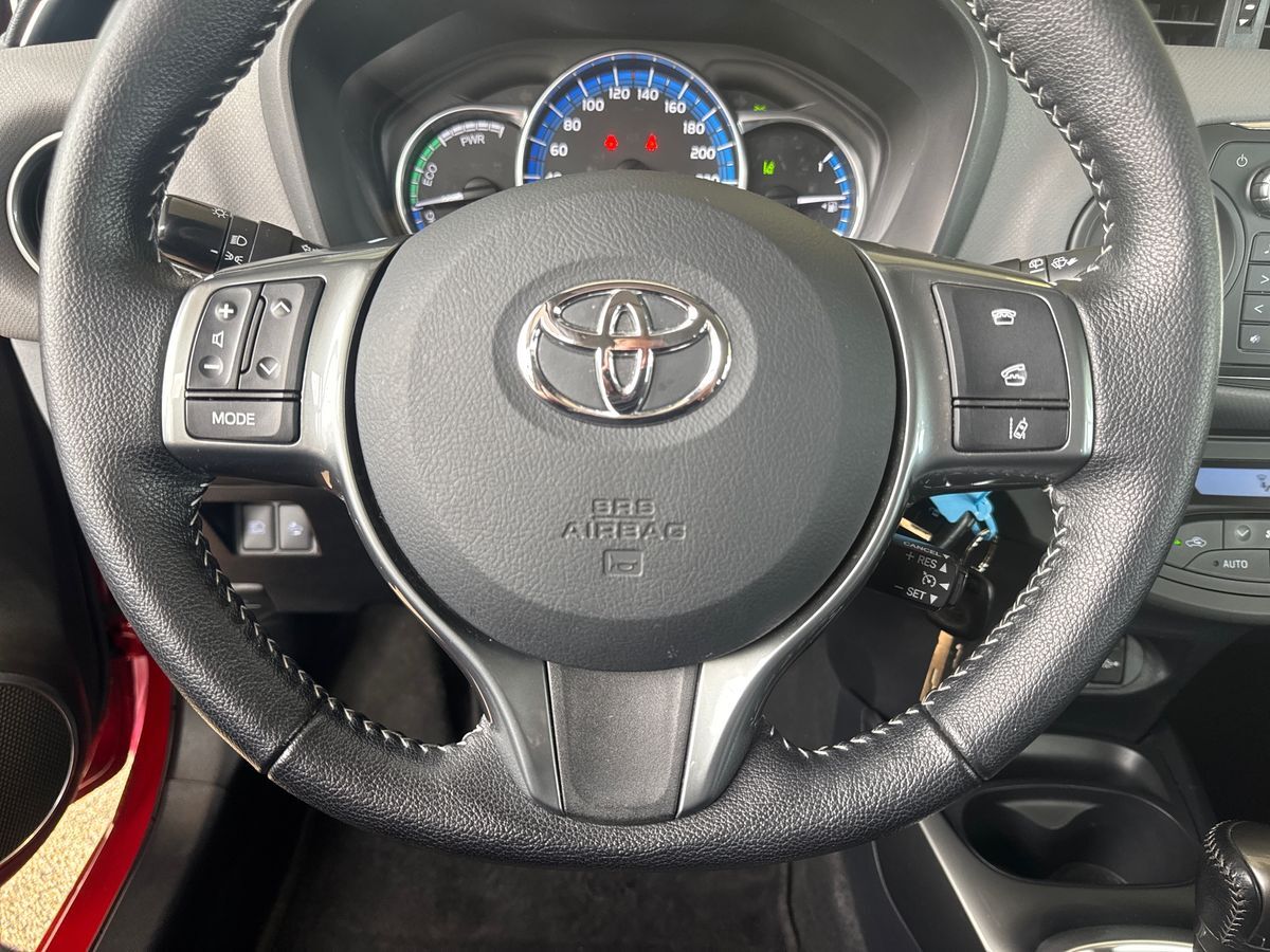 Billede af Toyota Yaris 1,5 Hybrid H2 Safety Sense E-CVT 100HK 5d Trinl. Gear