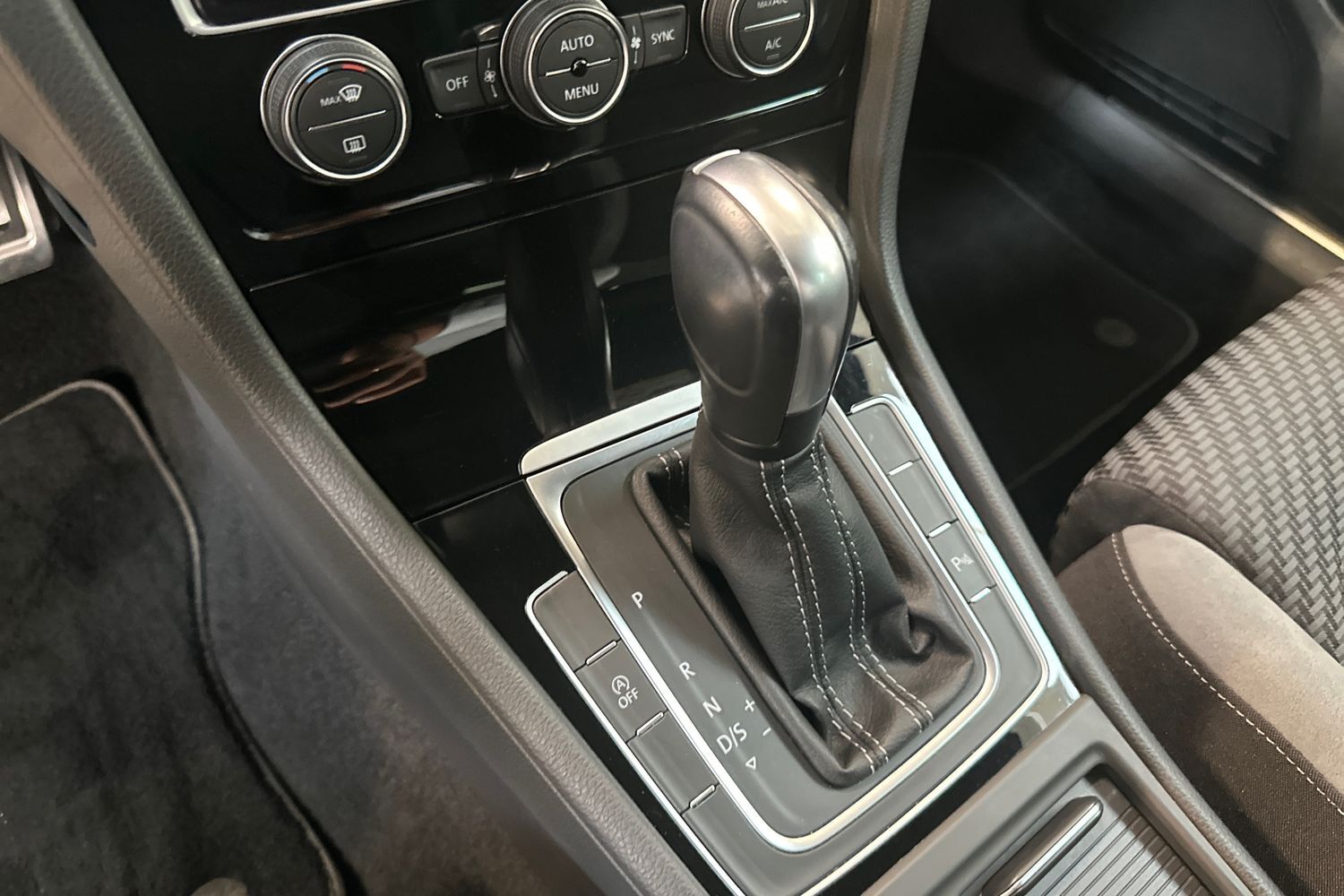 Billede af VW Golf Variant 1,5 TSI BMT EVO R-Line DSG 150HK Stc 7g Aut.