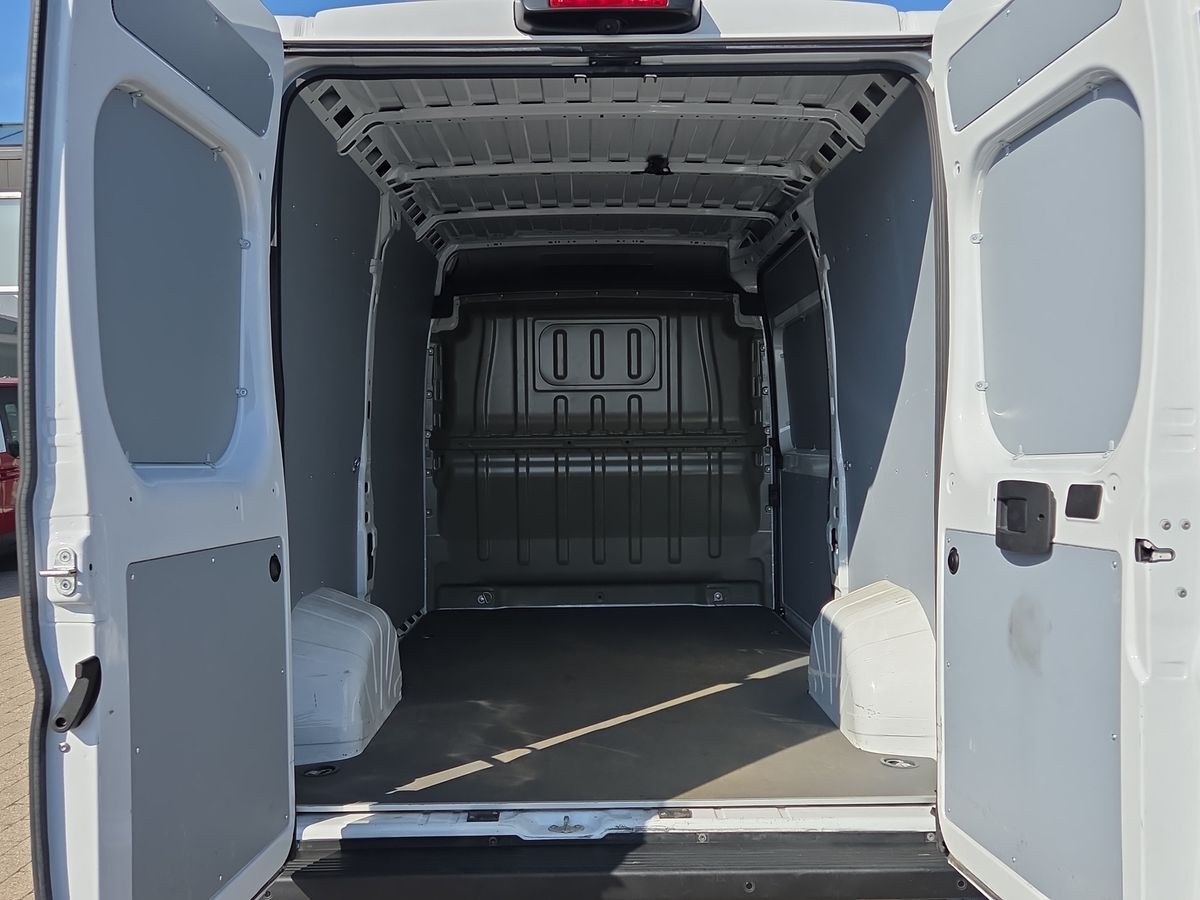 Billede af Citroën Jumper 35 L2H2 2,2 Blue HDi Masterline EAT8 140HK Van 8g Aut.