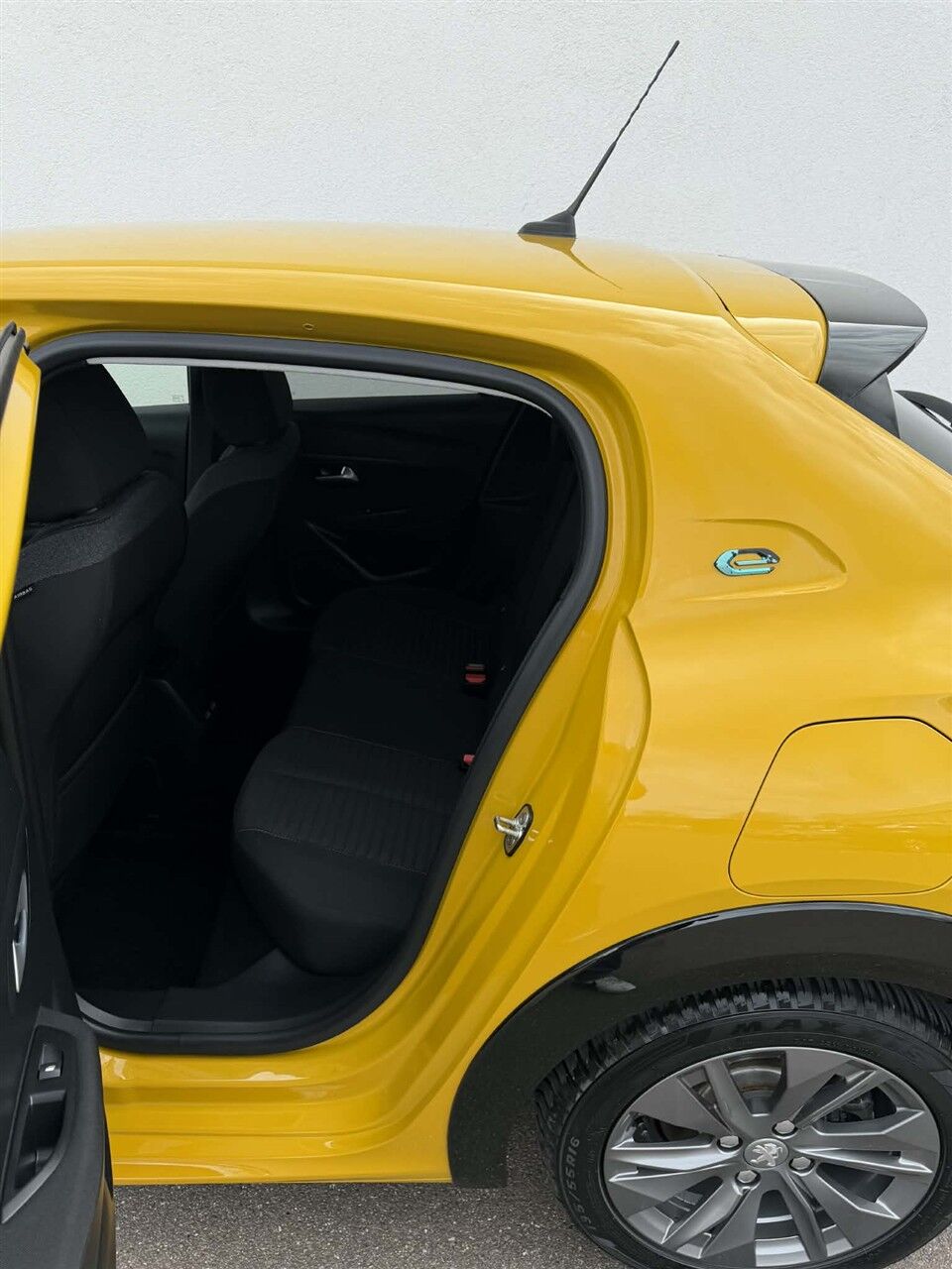 Billede af Peugeot e-208 EL Active Pack 136HK 5d Aut.