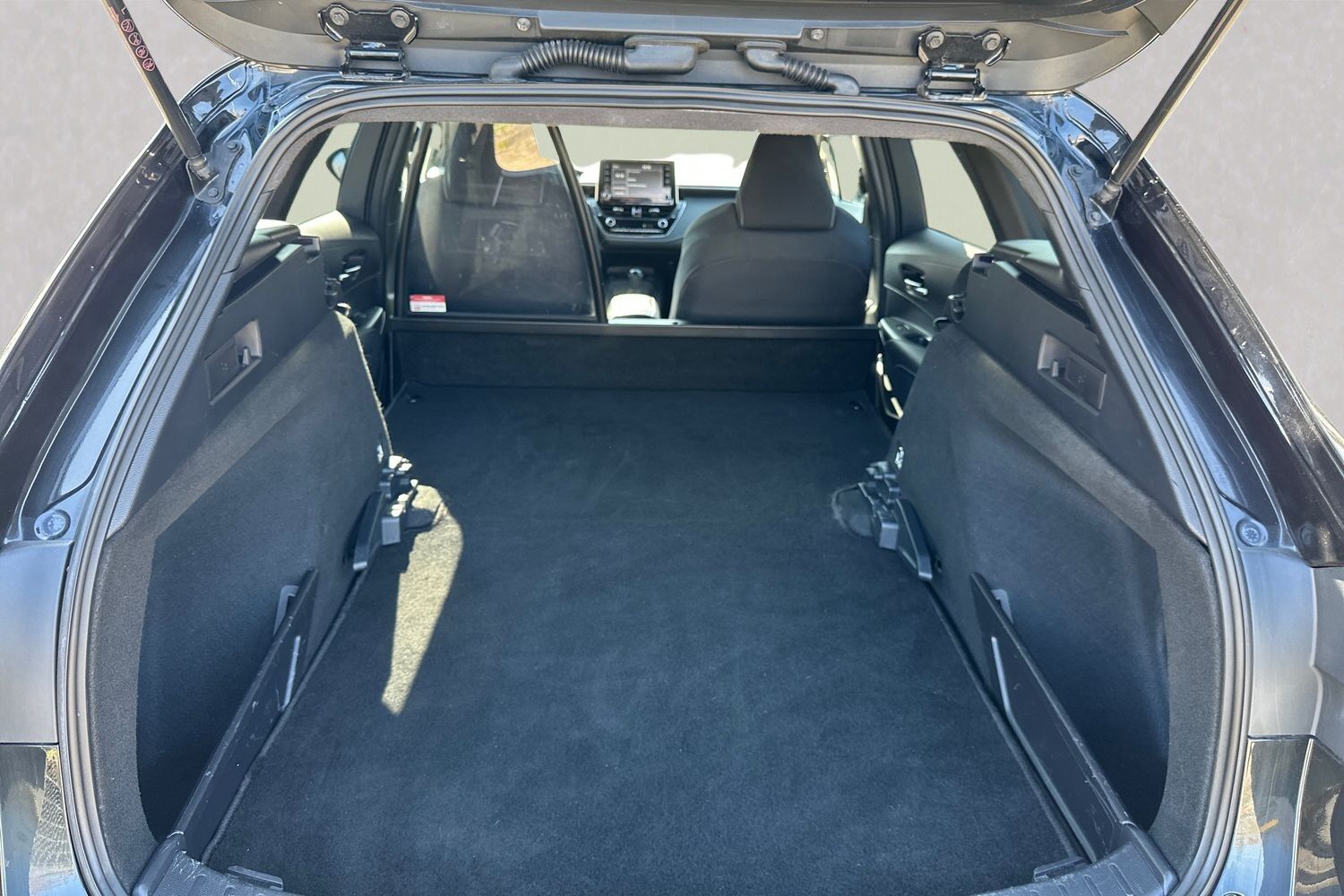 Billede af Toyota Corolla Touring Sports 1,8 Hybrid Active E-CVT 122HK Stc Trinl. Gear