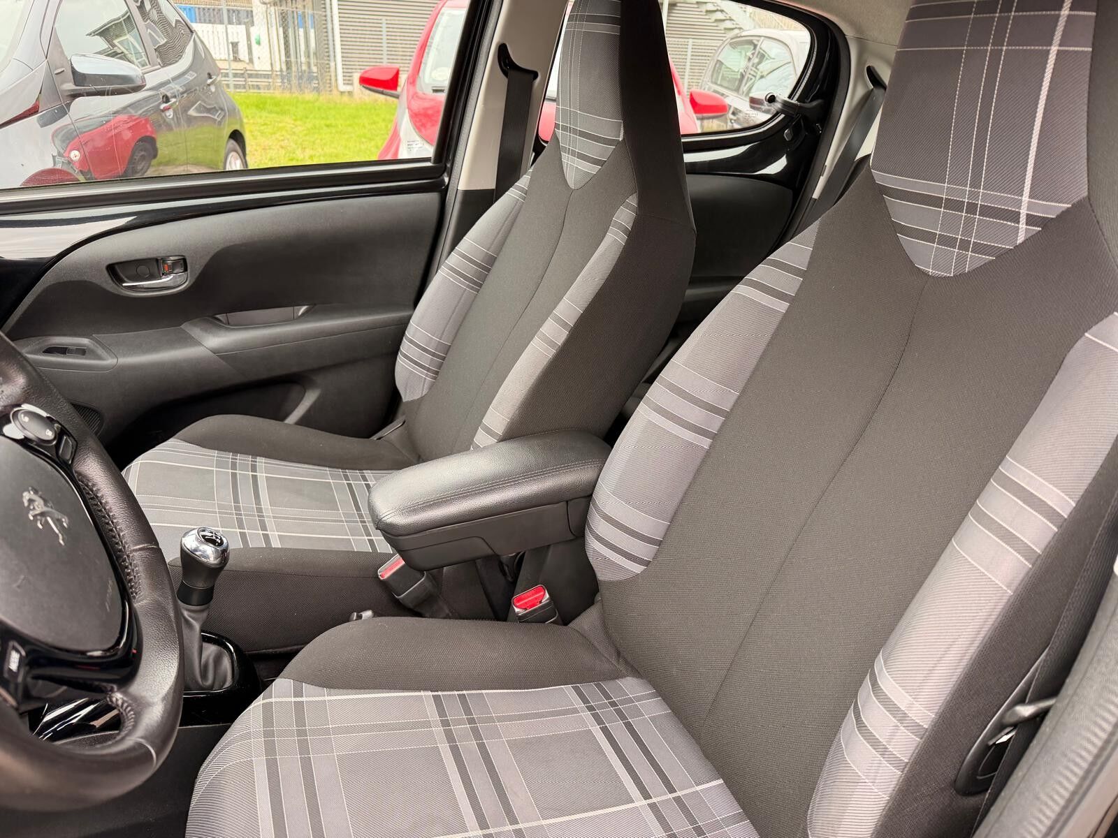 Billede af Peugeot 108 1,0 e-Vti More+ 69HK 5d