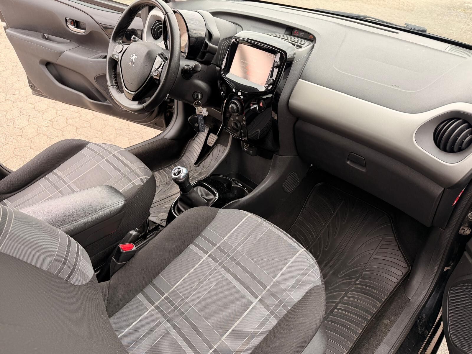 Billede af Peugeot 108 1,0 e-Vti More+ 69HK 5d