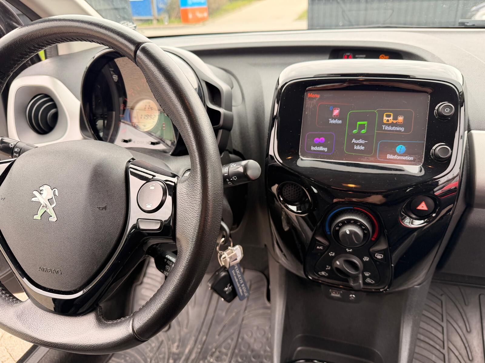 Billede af Peugeot 108 1,0 e-Vti More+ 69HK 5d