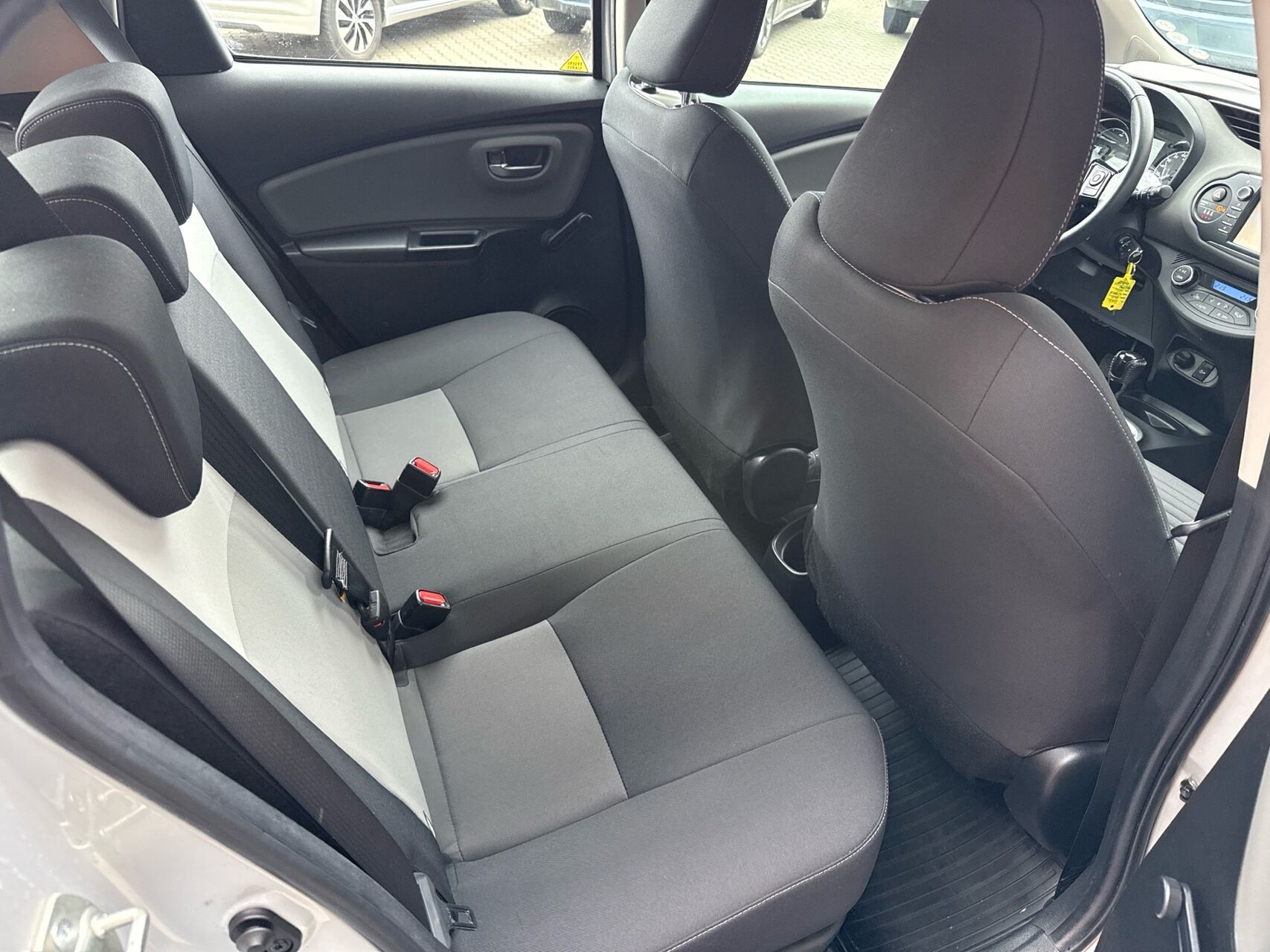 Billede af Toyota Yaris 1,5 Hybrid H2 E-CVT 100HK 5d Trinl. Gear