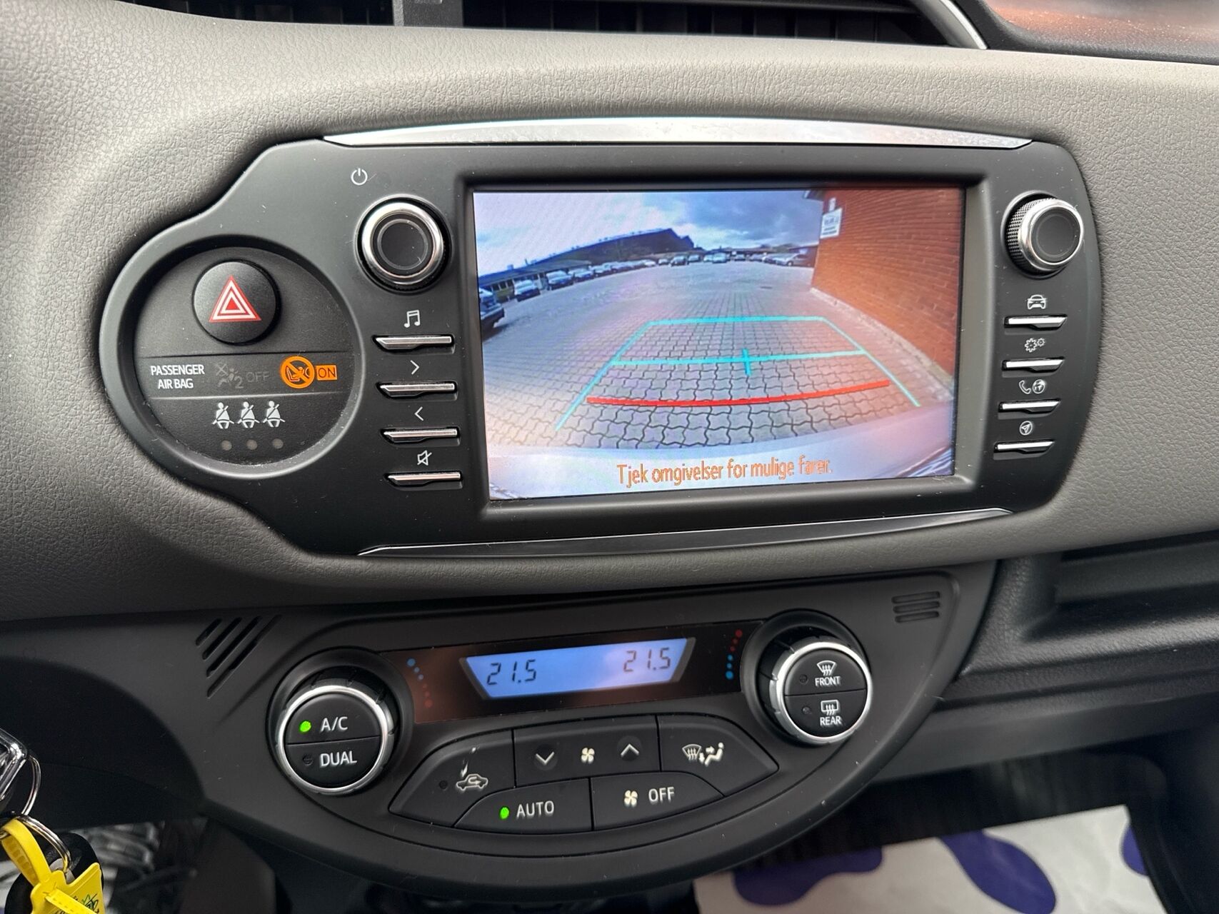 Billede af Toyota Yaris 1,5 Hybrid H2 E-CVT 100HK 5d Trinl. Gear