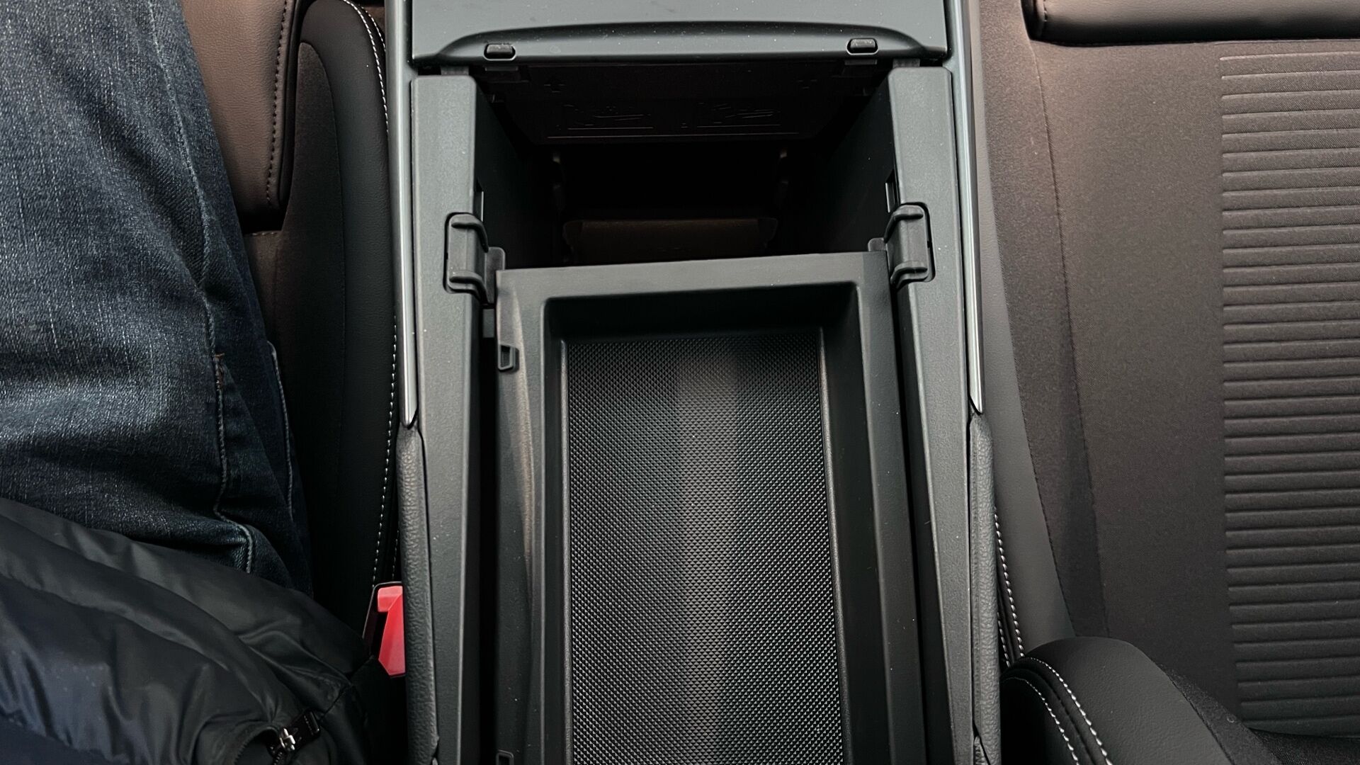 Billede af Ford Explorer EL SR Select RWD 170HK 5d Aut.