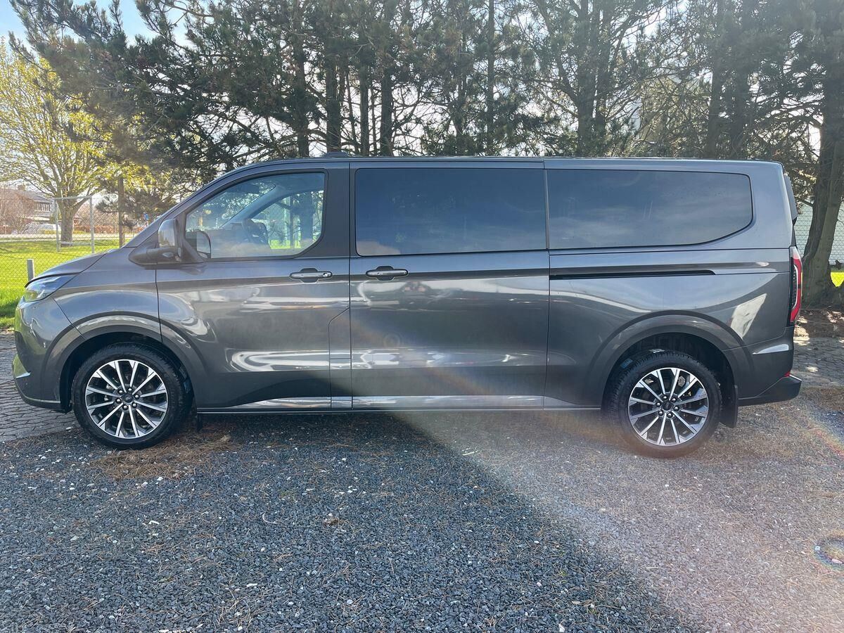 Billede af Ford Tourneo Custom 340 L2H1 2,5 Plugin-hybrid Titanium X CVT 233HK Aut.