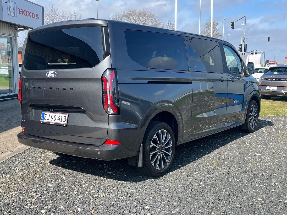 Billede af Ford Tourneo Custom 340 L2H1 2,5 Plugin-hybrid Titanium X CVT 233HK Aut.