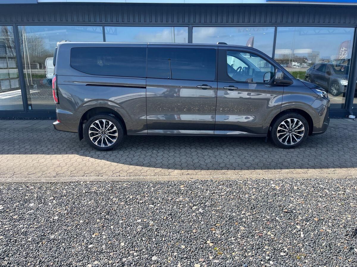 Billede af Ford Tourneo Custom 340 L2H1 2,5 Plugin-hybrid Titanium X CVT 233HK Aut.