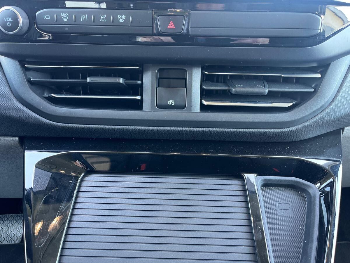 Billede af Ford Tourneo Custom 340 L2H1 2,5 Plugin-hybrid Titanium X CVT 233HK Aut.