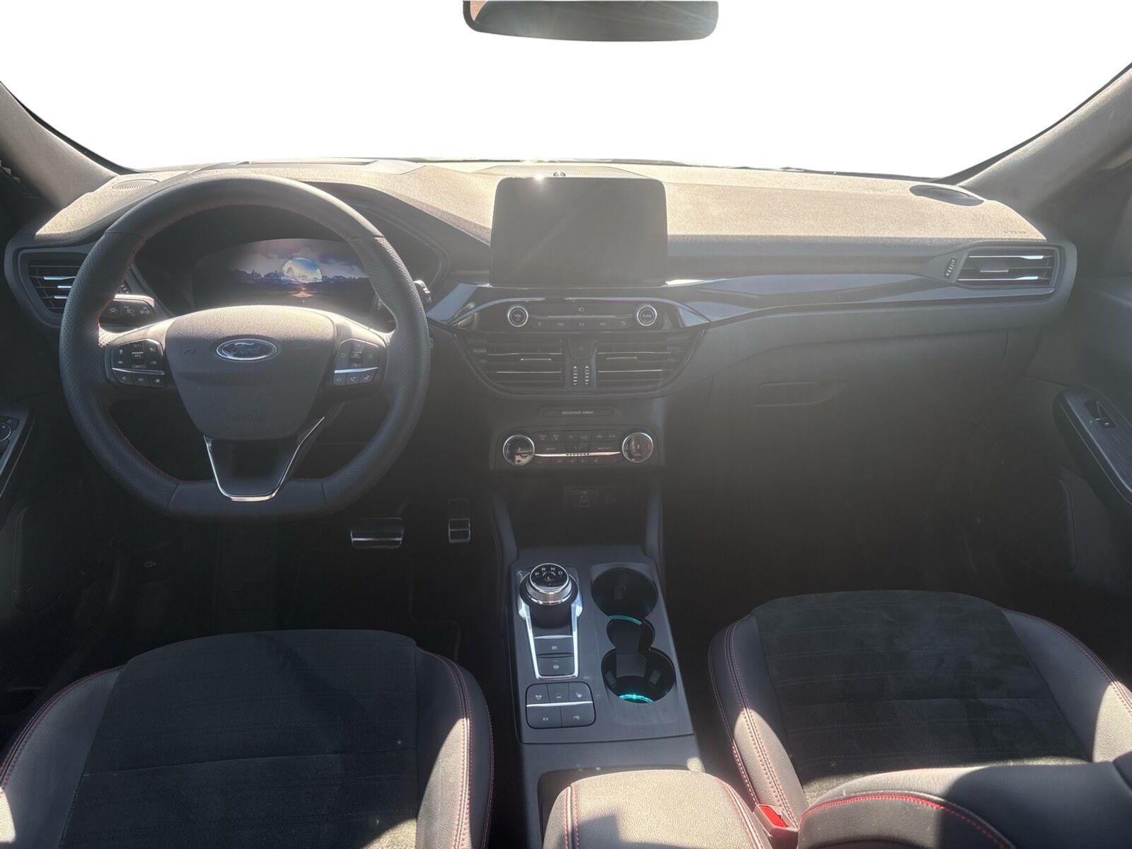 Billede af Ford Kuga 2,5 Plugin-hybrid Graphite Tech CVT 225HK 5d Trinl. Gear