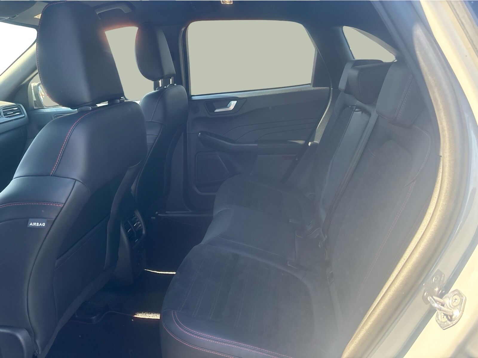 Billede af Ford Kuga 2,5 Plugin-hybrid Graphite Tech CVT 225HK 5d Trinl. Gear