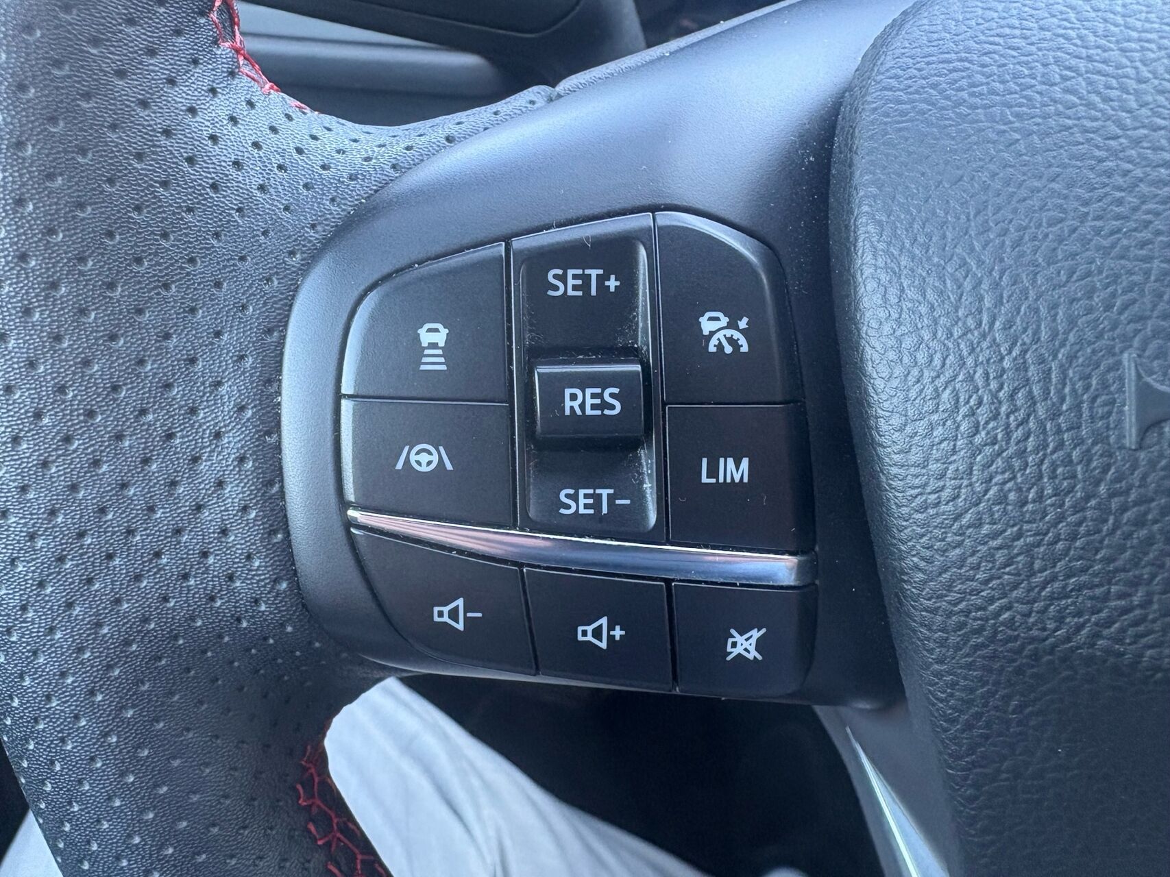 Billede af Ford Kuga 2,5 Plugin-hybrid Graphite Tech CVT 225HK 5d Trinl. Gear