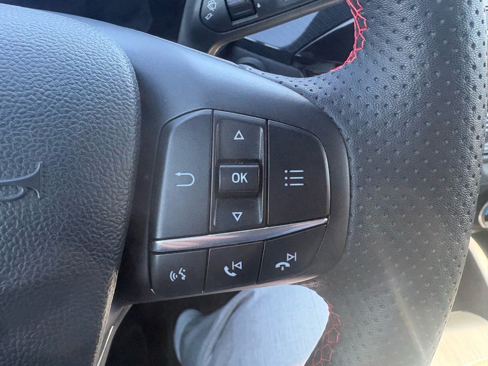 Billede af Ford Kuga 2,5 Plugin-hybrid Graphite Tech CVT 225HK 5d Trinl. Gear