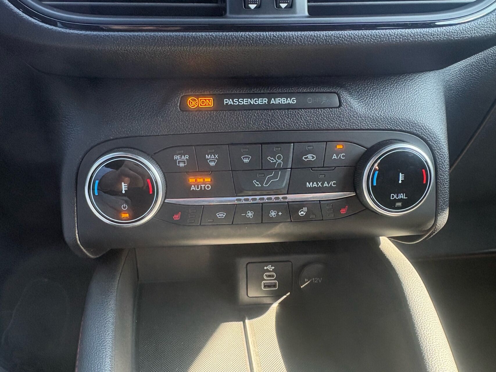 Billede af Ford Kuga 2,5 Plugin-hybrid Graphite Tech CVT 225HK 5d Trinl. Gear