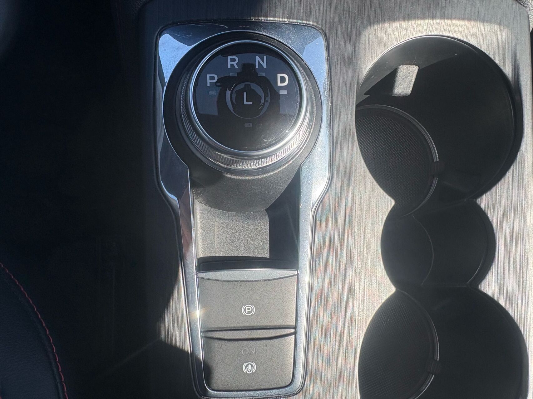 Billede af Ford Kuga 2,5 Plugin-hybrid Graphite Tech CVT 225HK 5d Trinl. Gear