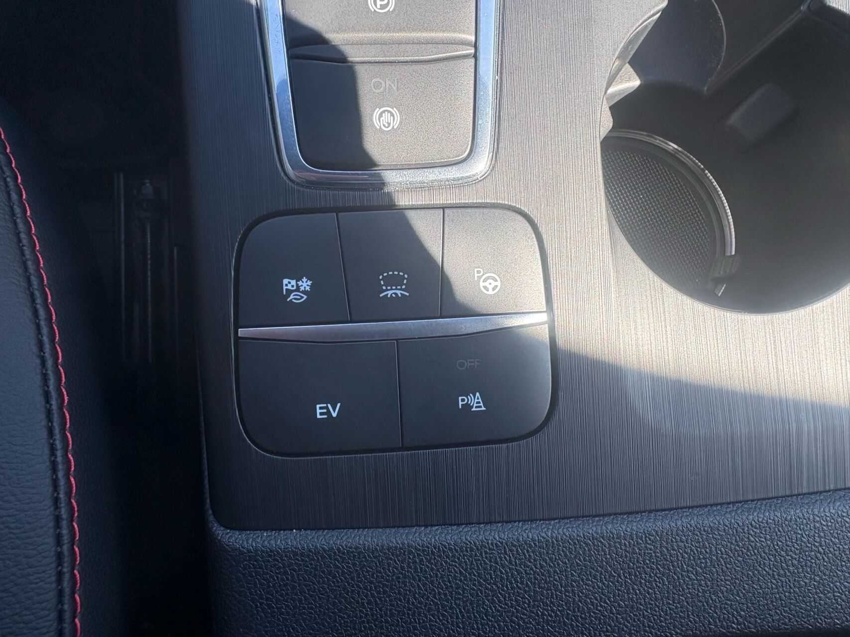 Billede af Ford Kuga 2,5 Plugin-hybrid Graphite Tech CVT 225HK 5d Trinl. Gear