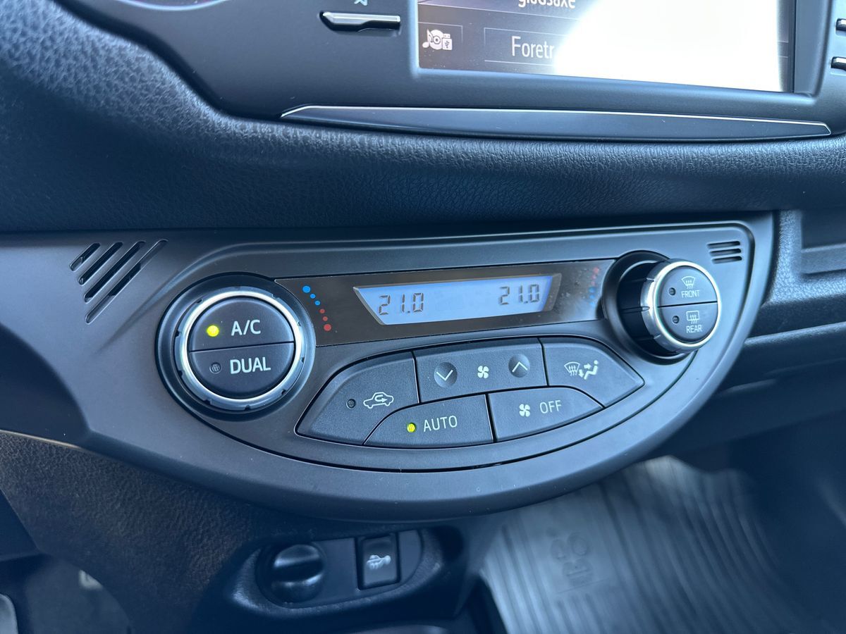 Billede af Toyota Yaris 1,5 Hybrid H2 Premium E-CVT 100HK 5d Trinl. Gear