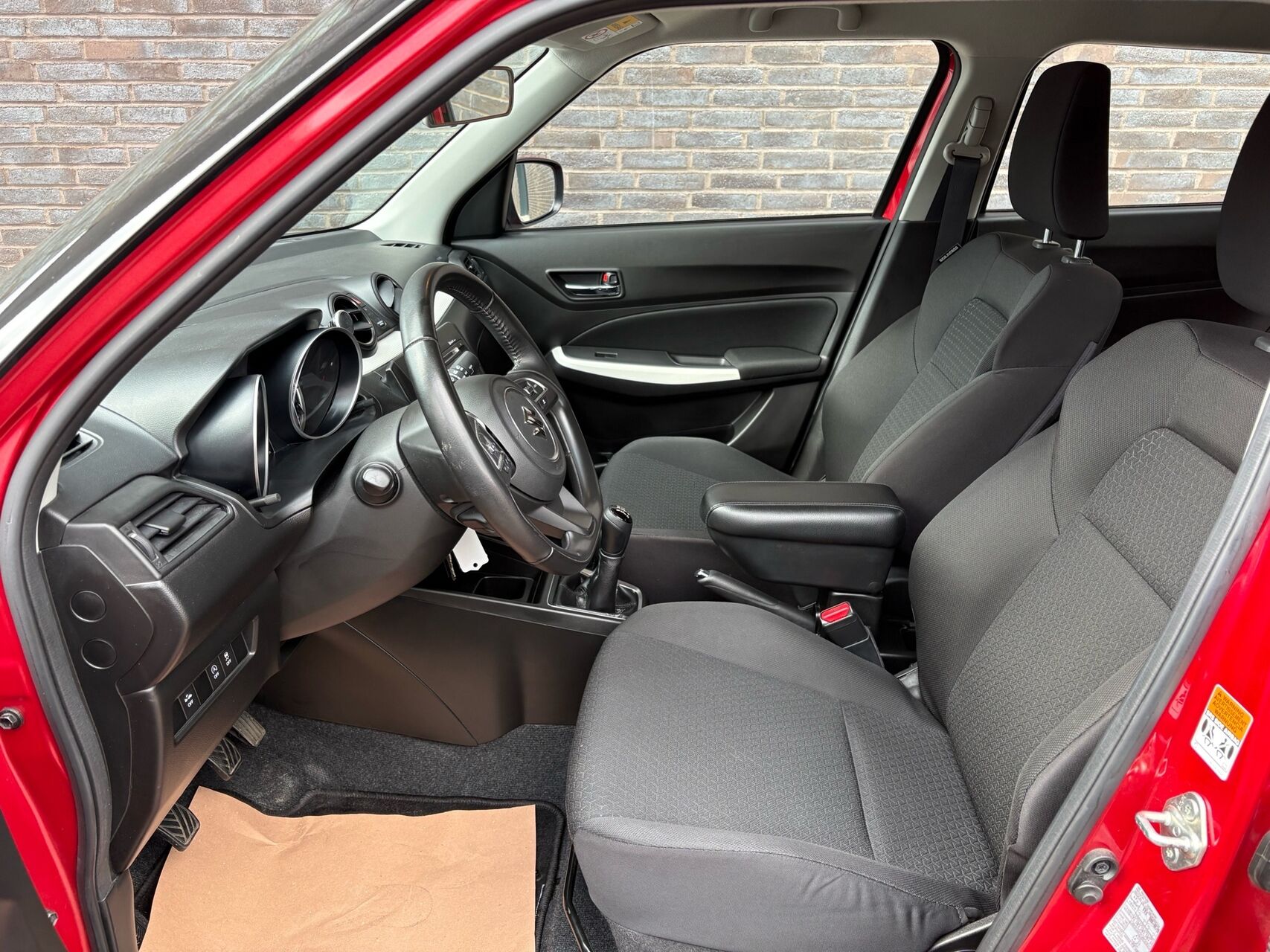 Billede af Suzuki Swift 1,2 Dualjet  Mild hybrid Club AEB 83HK 5d