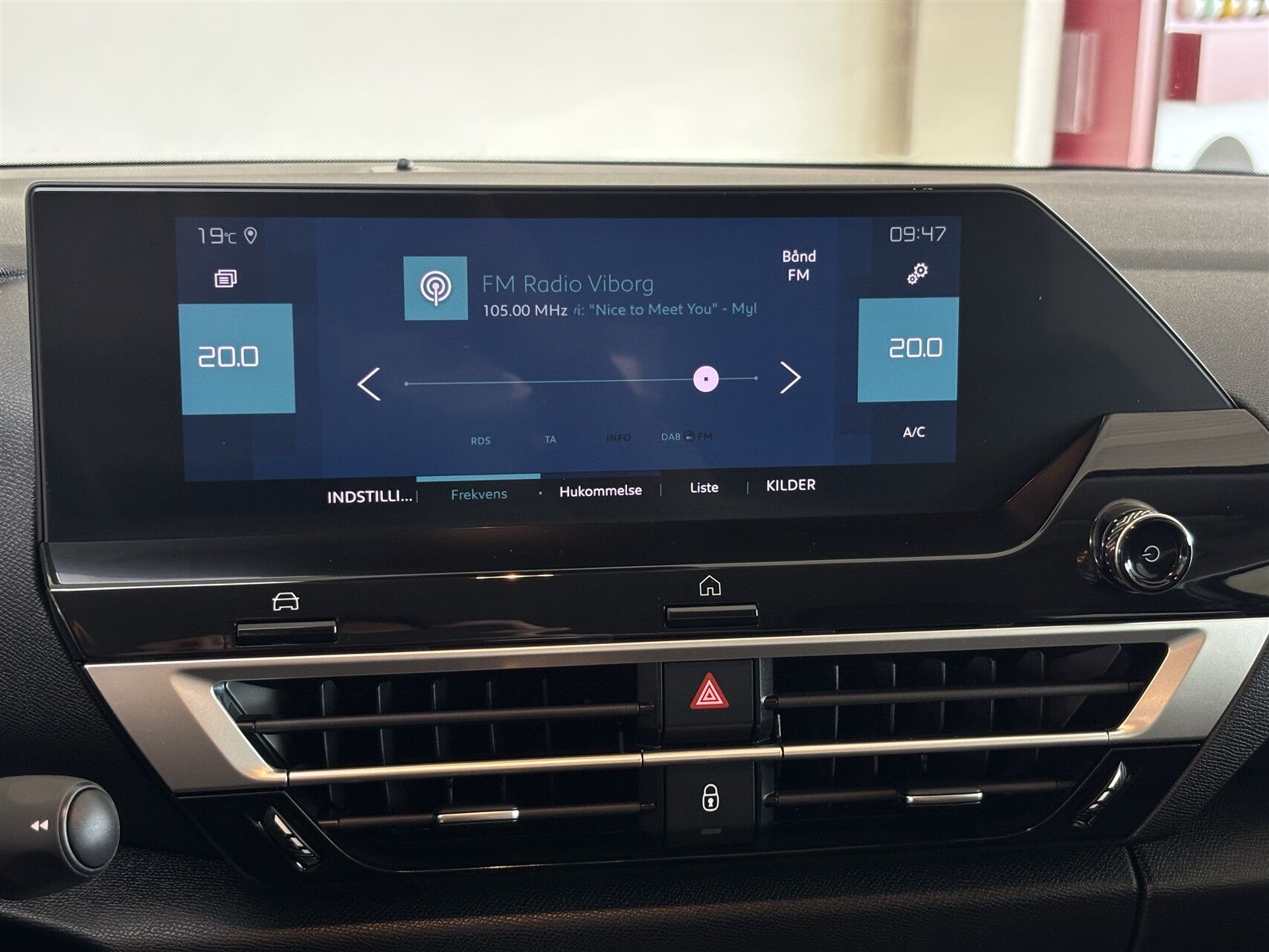 Billede af Citroën e-C4 EL Iconic 136HK 5d Aut.