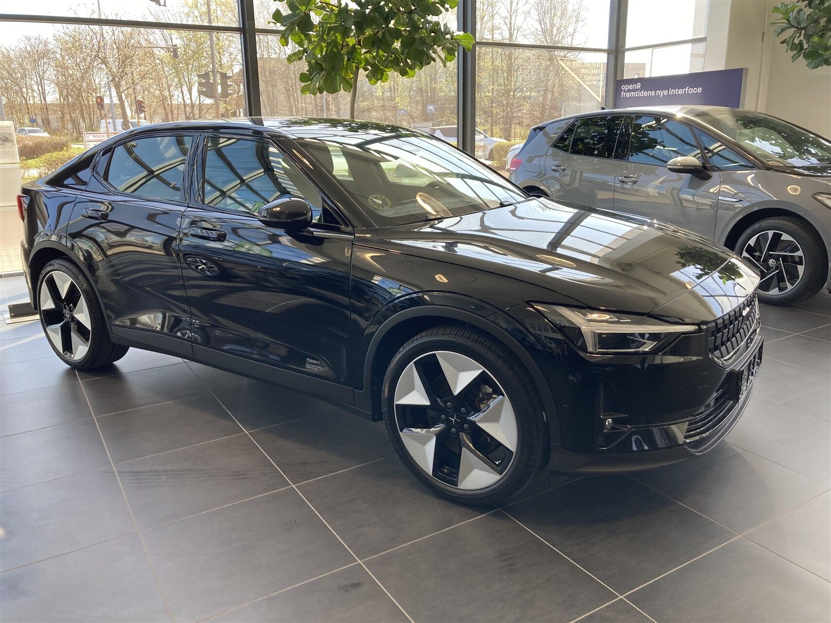 Billede af Polestar 2 EL Long range Single motor Plus 231HK 5d Aut.