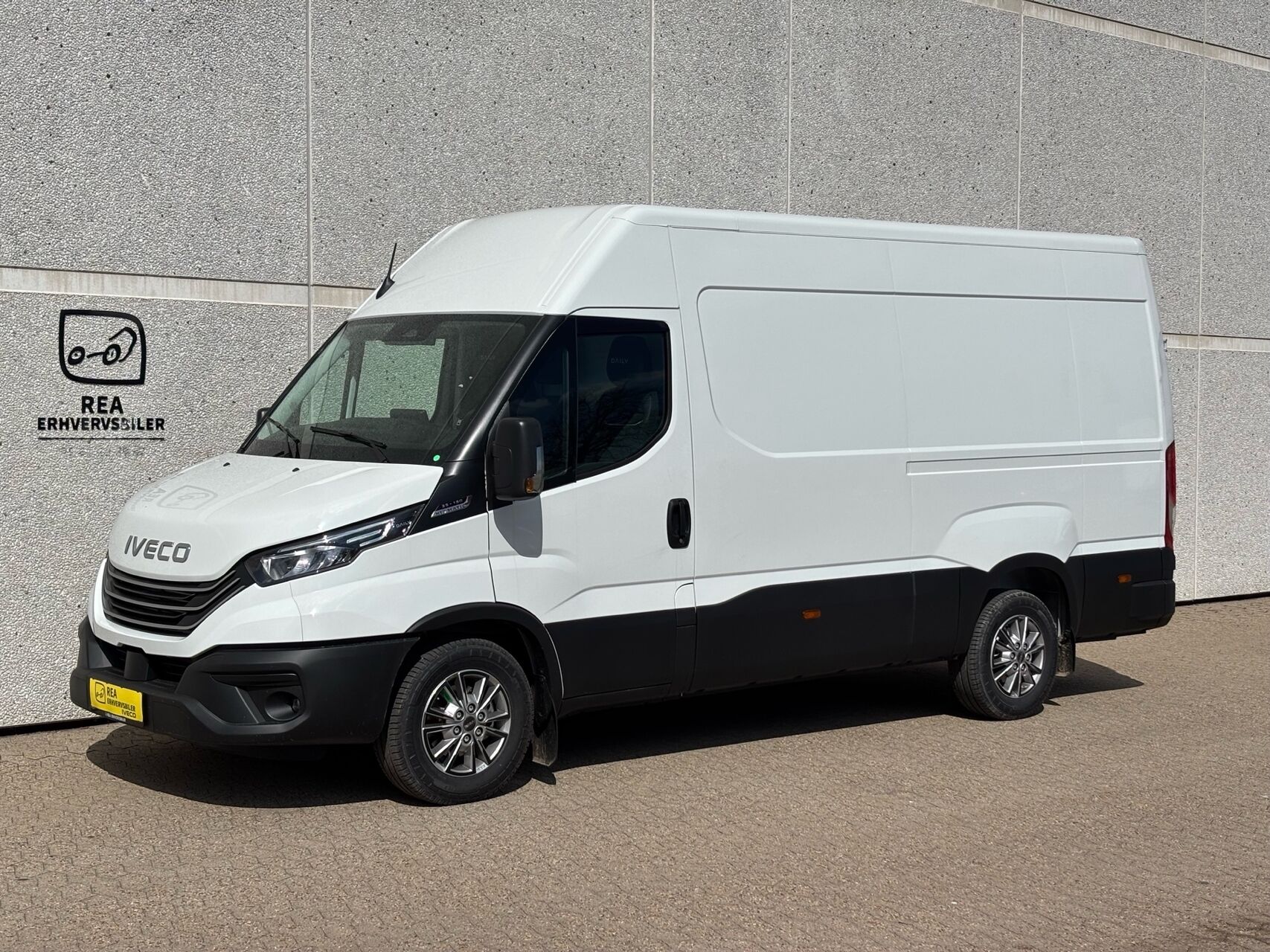 Billede af Iveco Daily 35S18 12m3 3,0 D Hi-Matic 176HK Van 8g Aut.