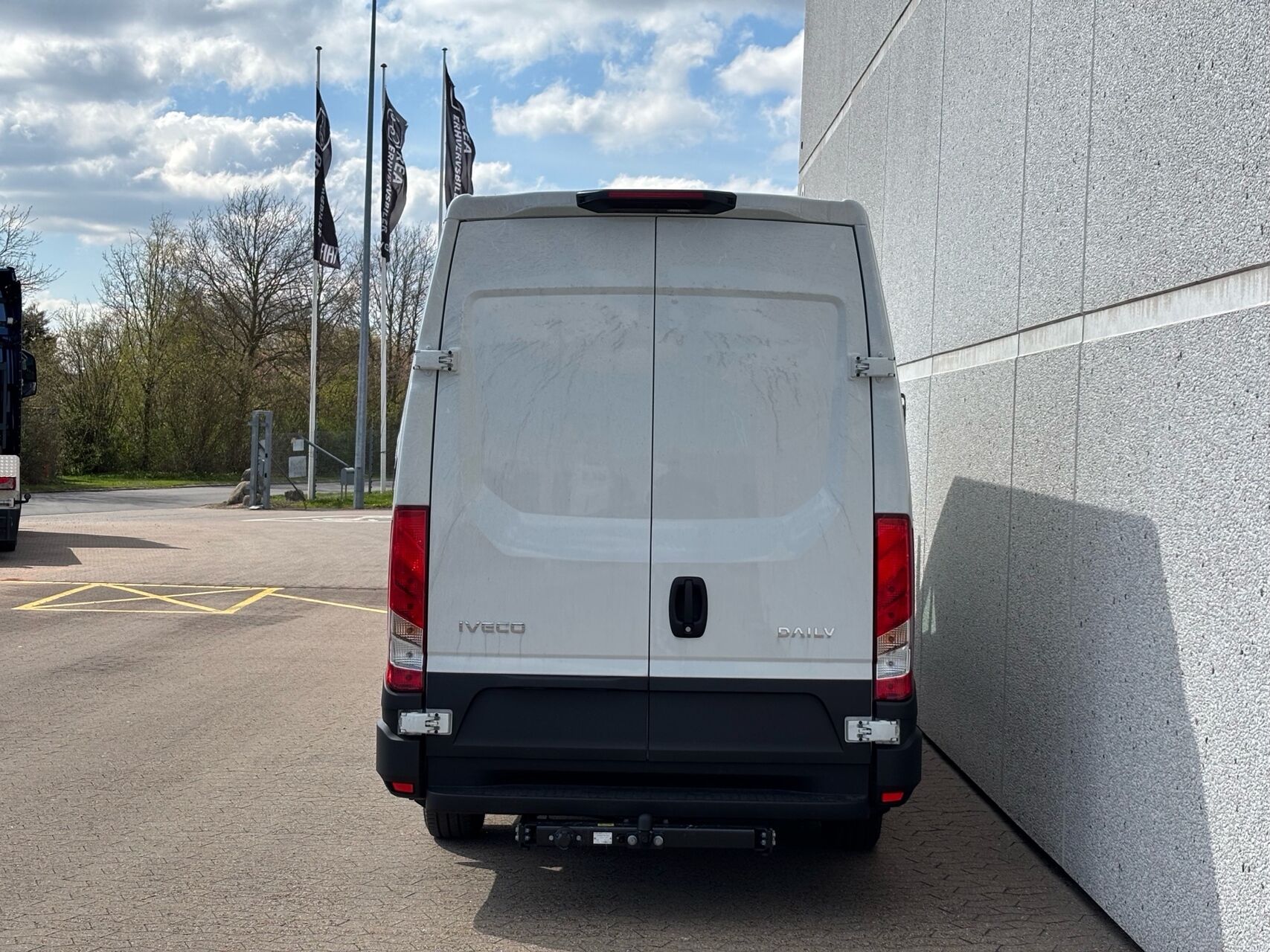 Billede af Iveco Daily 35S18 12m3 3,0 D Hi-Matic 176HK Van 8g Aut.