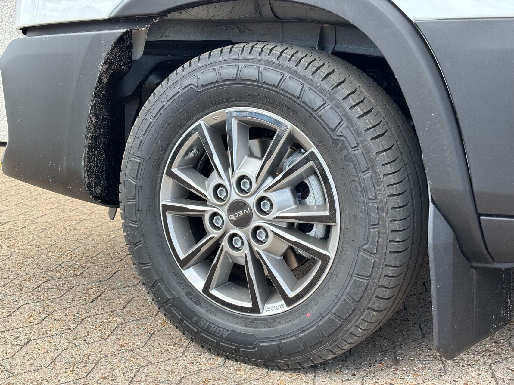 Billede af Iveco Daily 35S18 12m3 3,0 D Hi-Matic 176HK Van 8g Aut.