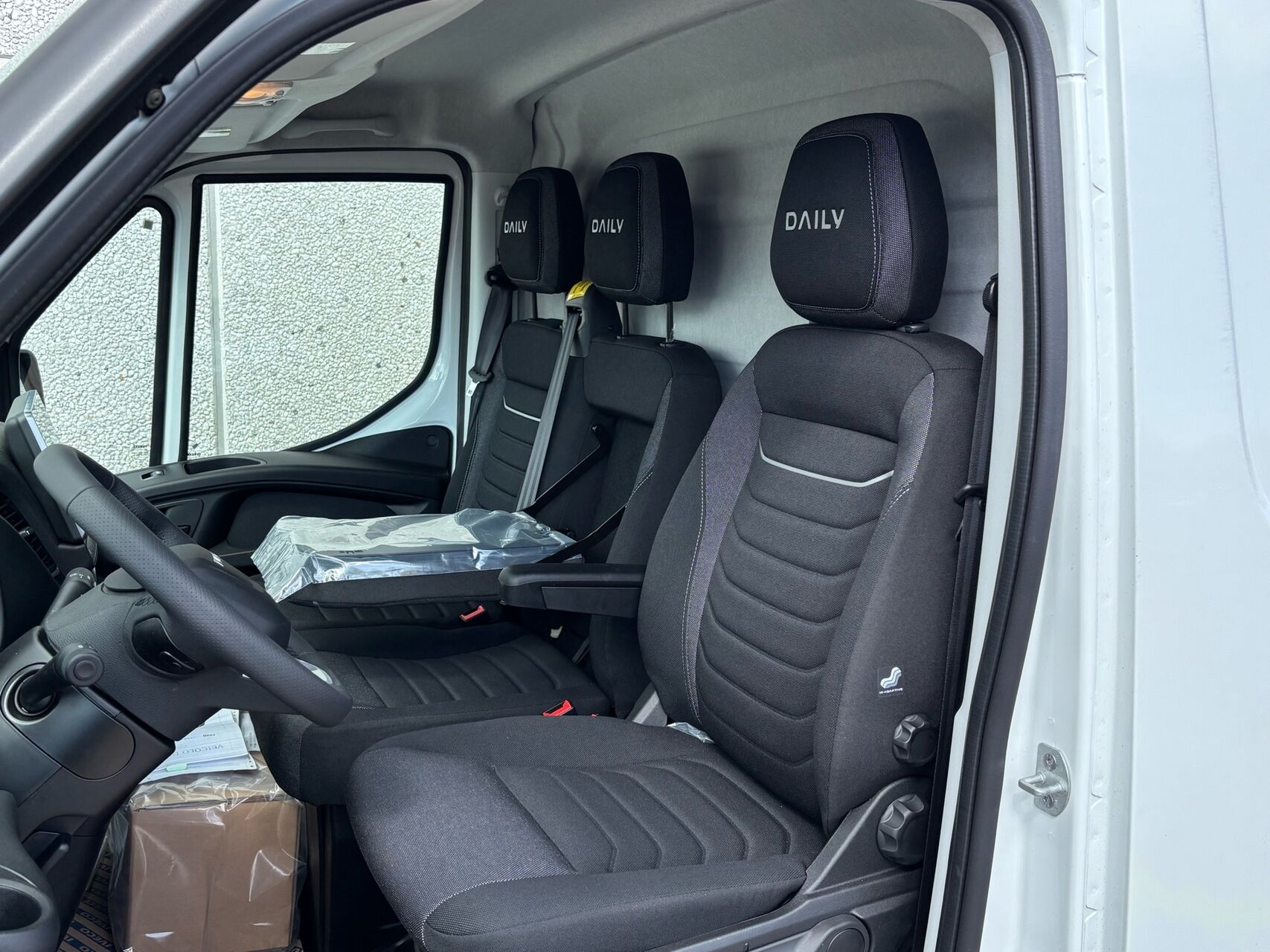 Billede af Iveco Daily 35S18 12m3 3,0 D Hi-Matic 176HK Van 8g Aut.