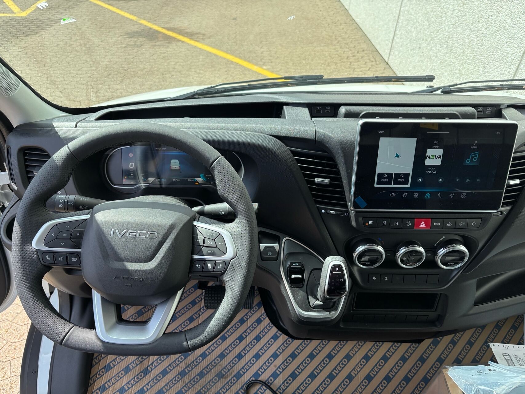 Billede af Iveco Daily 35S18 12m3 3,0 D Hi-Matic 176HK Van 8g Aut.
