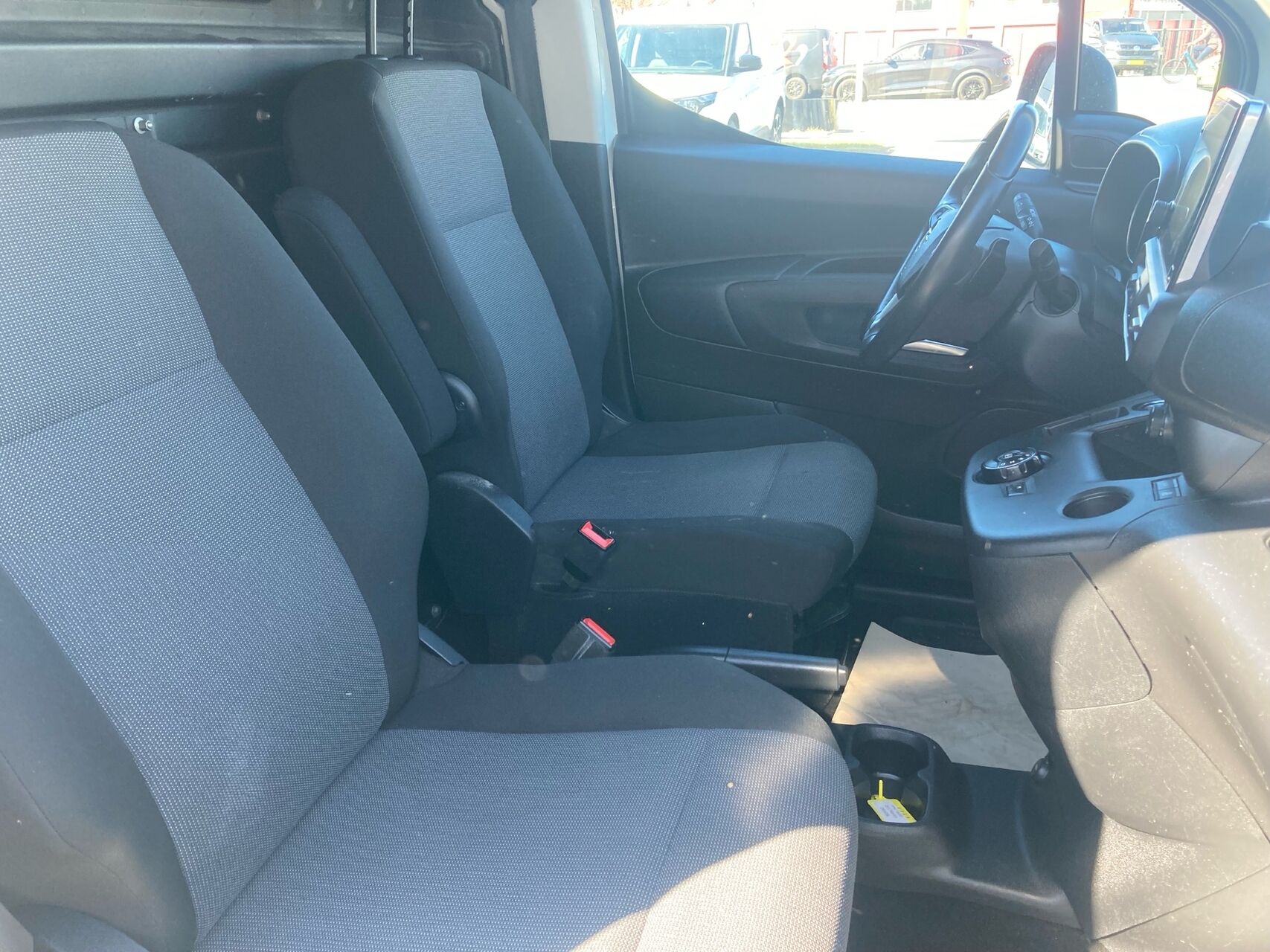 Billede af Opel Combo L2V2 1,5 D Enjoy EAT8 130HK Van 8g Aut.