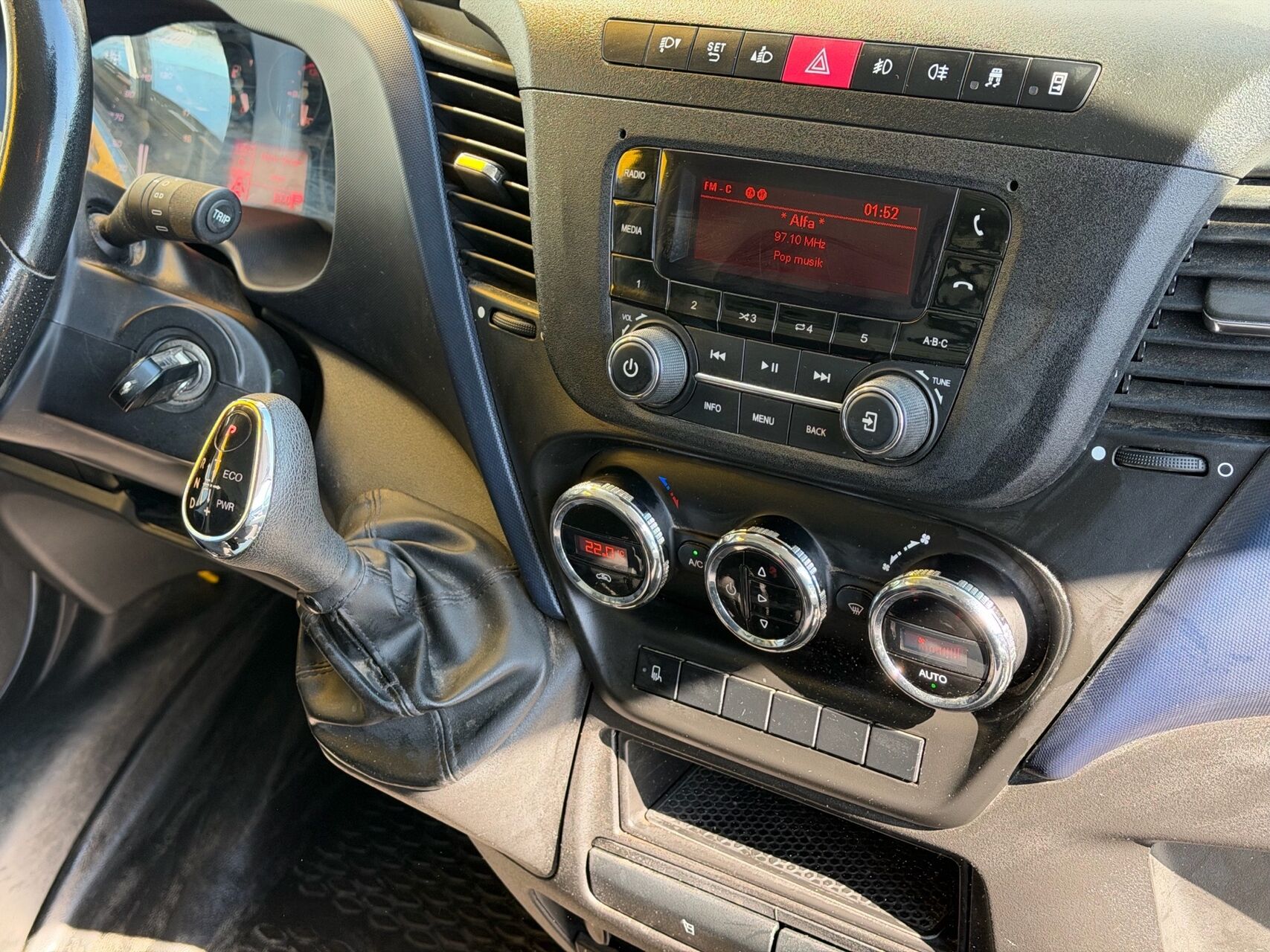 Billede af Iveco Daily 35S18 12m3 3,0 D 180HK Van 8g Aut.