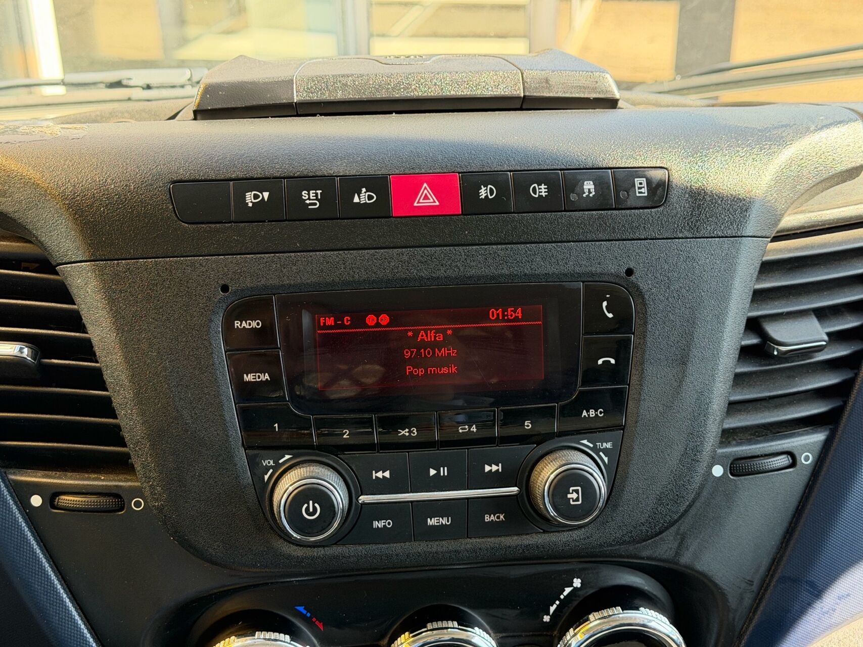 Billede af Iveco Daily 35S18 12m3 3,0 D 180HK Van 8g Aut.