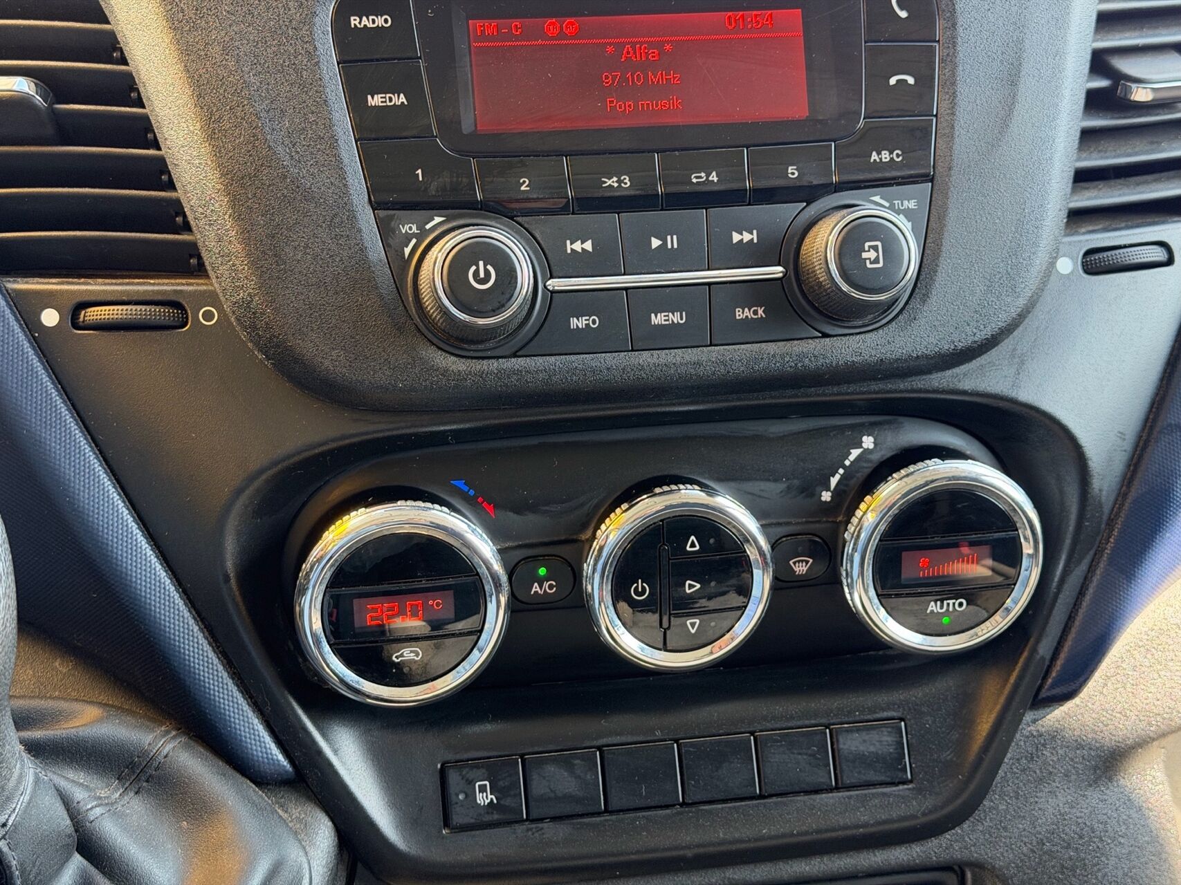 Billede af Iveco Daily 35S18 12m3 3,0 D 180HK Van 8g Aut.