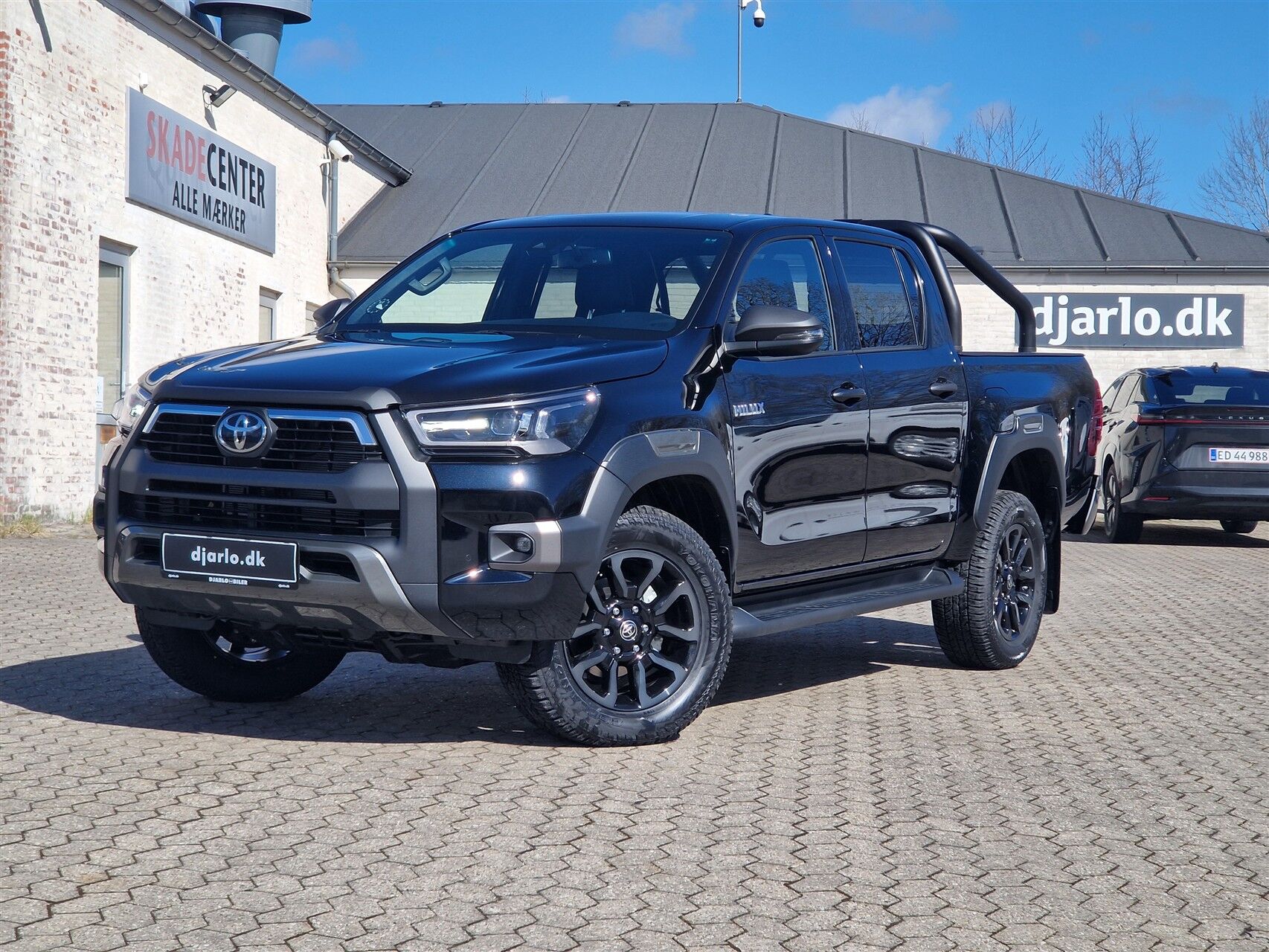 Billede af Toyota HiLux 2.8 diesel MHEV 204hk Double Cab AWD aut. gear T4 Invincible