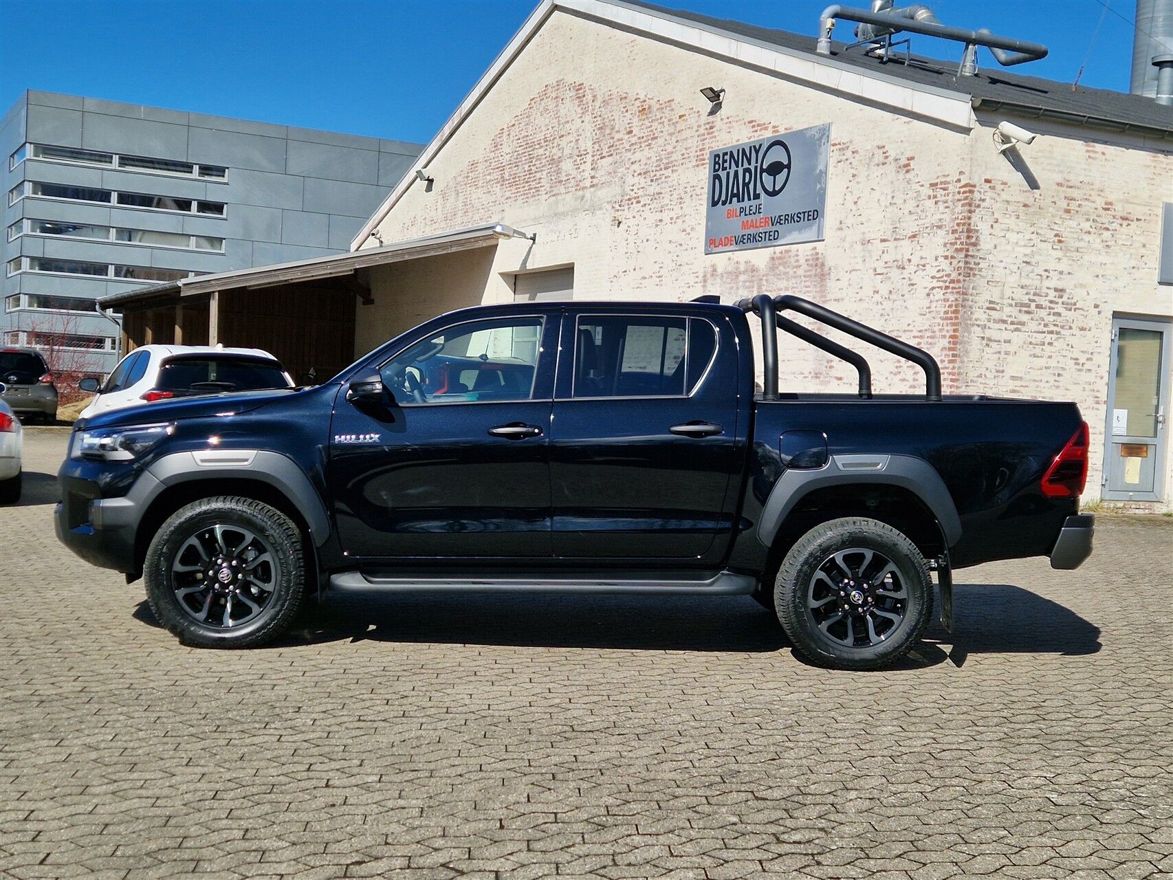 Billede af Toyota HiLux 2.8 diesel MHEV 204hk Double Cab AWD aut. gear T4 Invincible