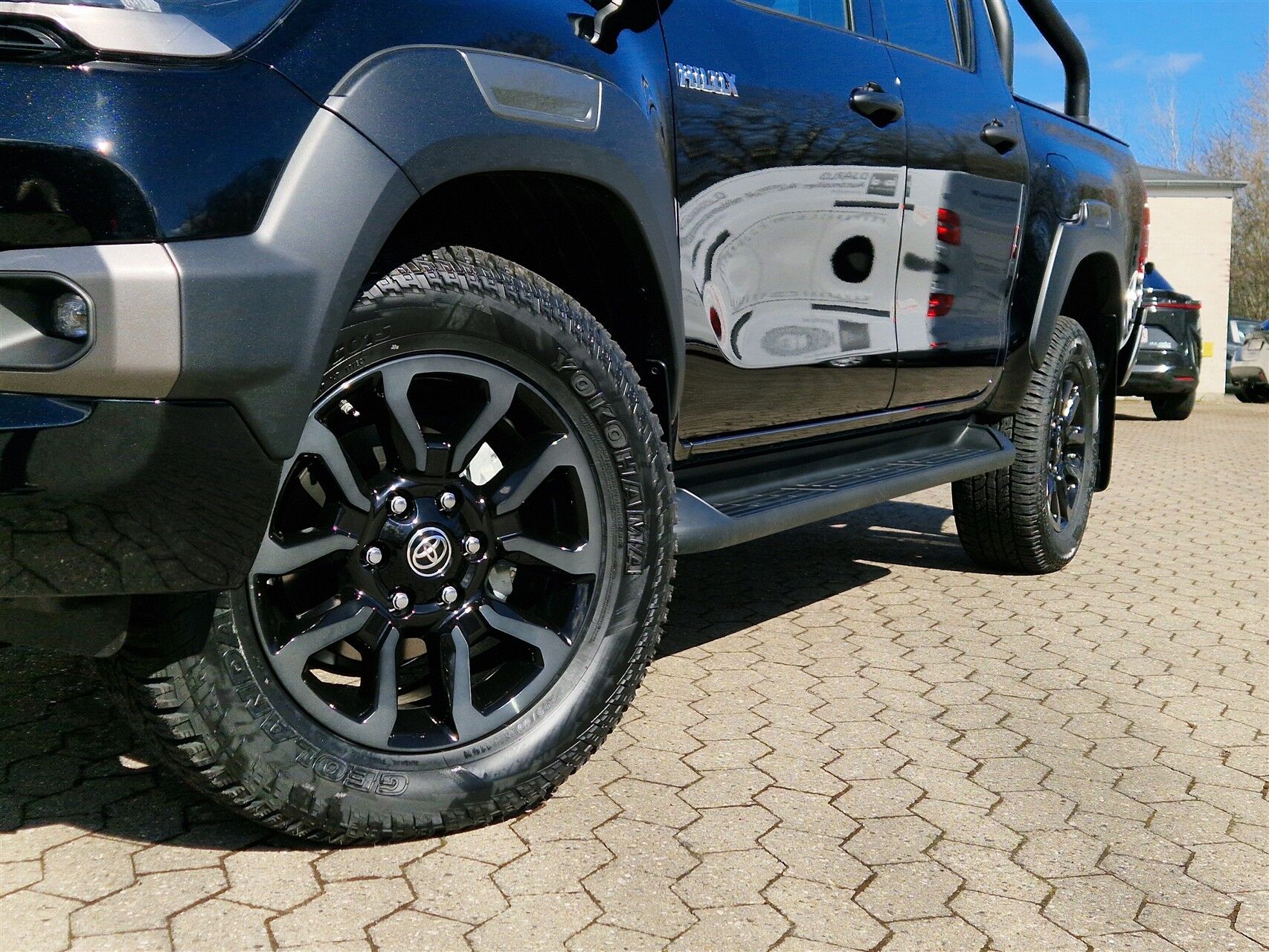 Billede af Toyota HiLux 2.8 diesel MHEV 204hk Double Cab AWD aut. gear T4 Invincible