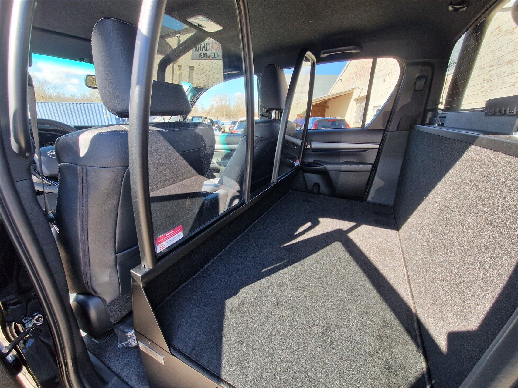 Billede af Toyota HiLux 2.8 diesel MHEV 204hk Double Cab AWD aut. gear T4 Invincible