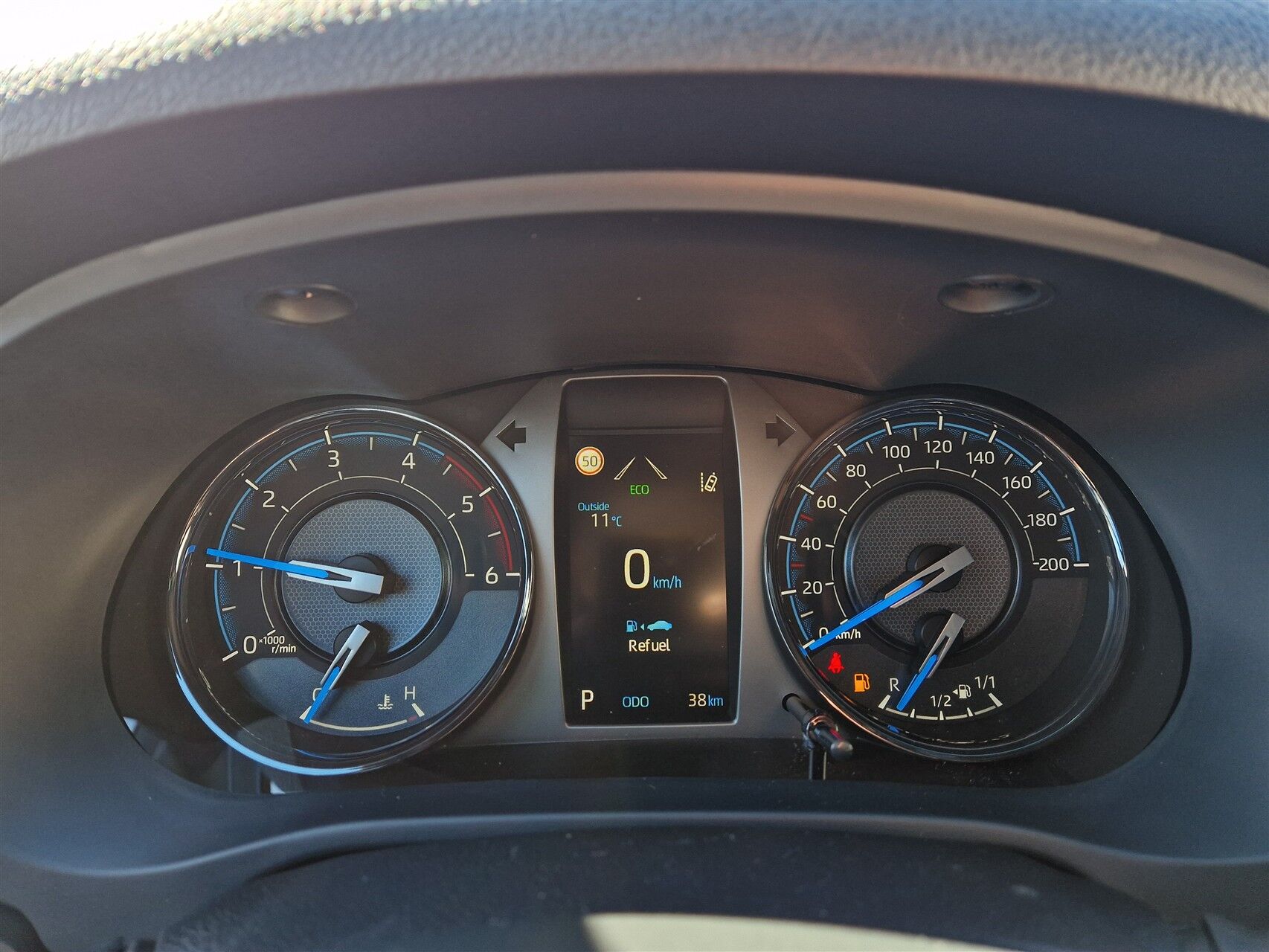 Billede af Toyota HiLux 2.8 diesel MHEV 204hk Double Cab AWD aut. gear T4 Invincible