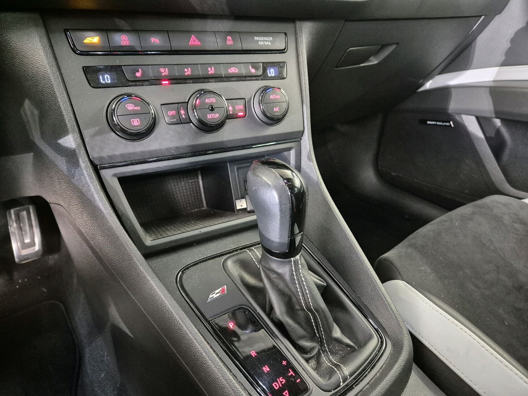 Billede af Seat Leon 2,0 TSI Cupra Start/Stop DSG 280HK 5d 6g Aut.