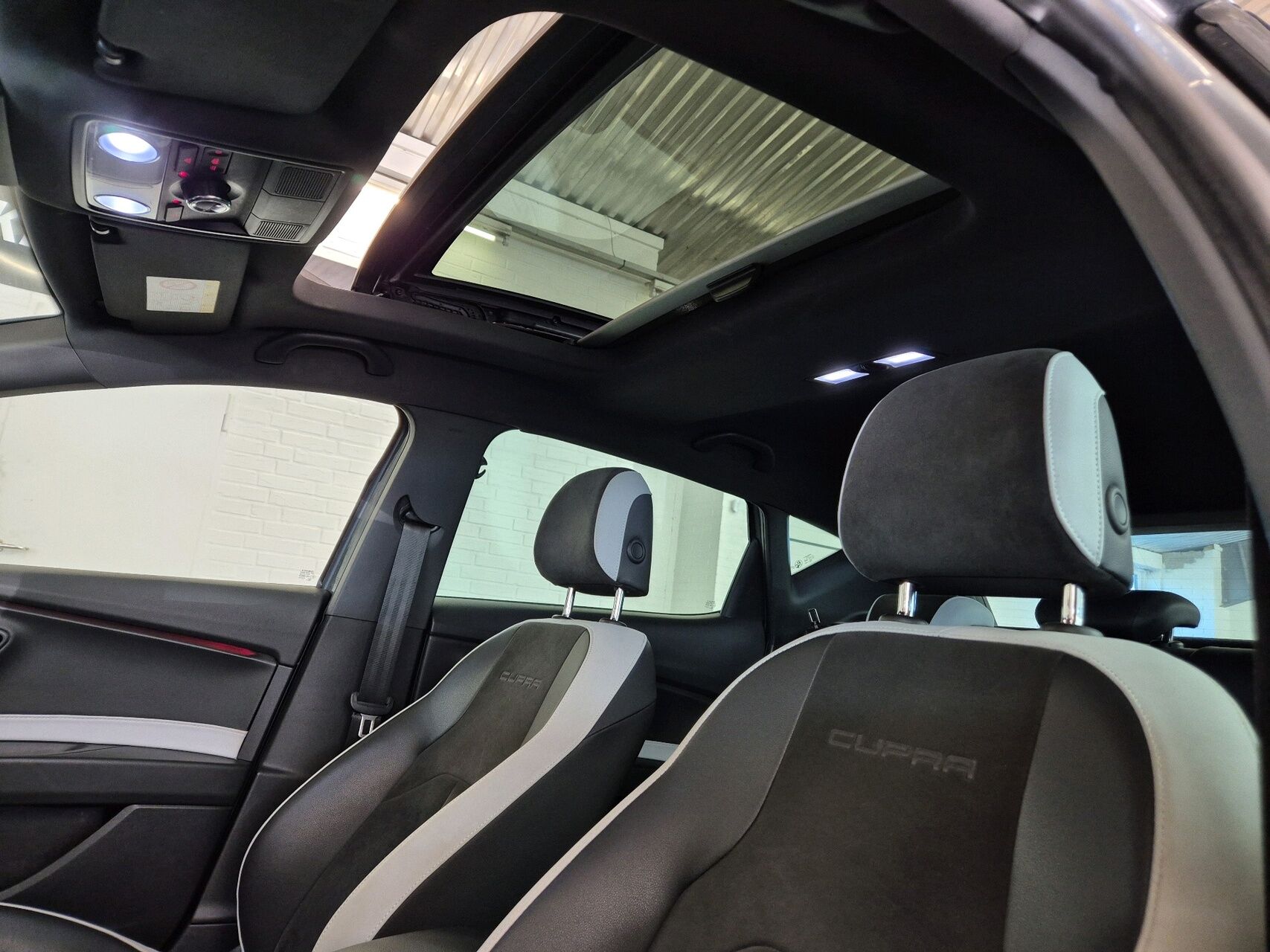 Billede af Seat Leon 2,0 TSI Cupra Start/Stop DSG 280HK 5d 6g Aut.