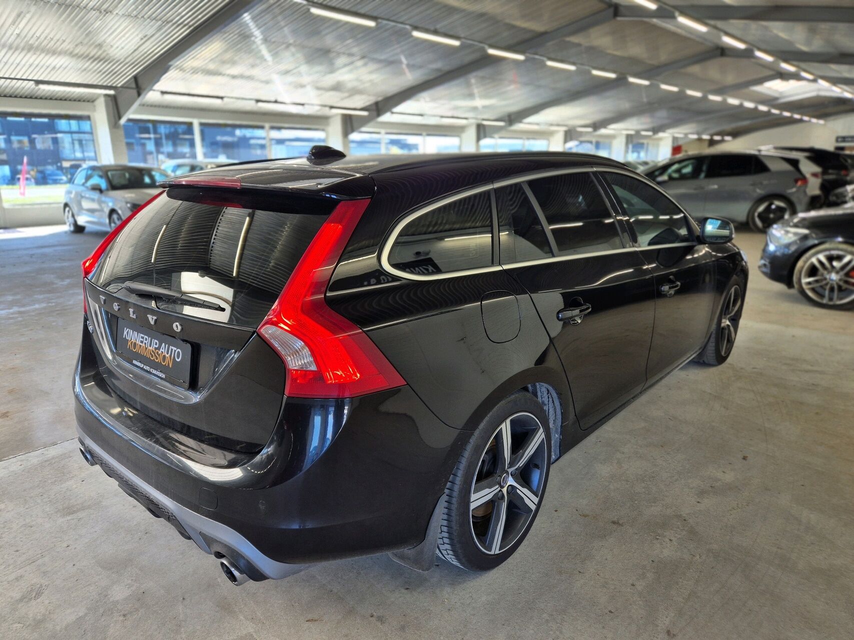 Billede af Volvo V60 2,0 T4 R-design 190HK Stc 6g Aut.
