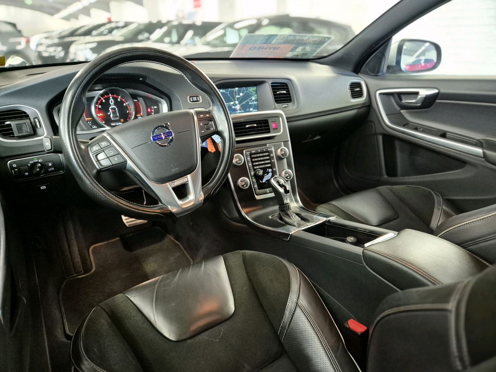 Billede af Volvo V60 2,0 T4 R-design 190HK Stc 6g Aut.