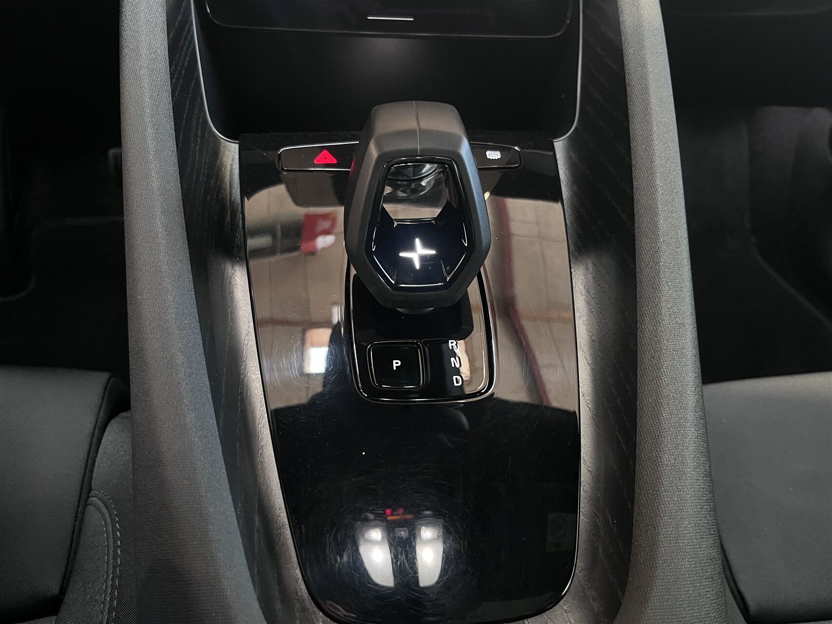 Billede af Polestar 2 EL Intro Dual motor AWD 408HK 5d Aut.